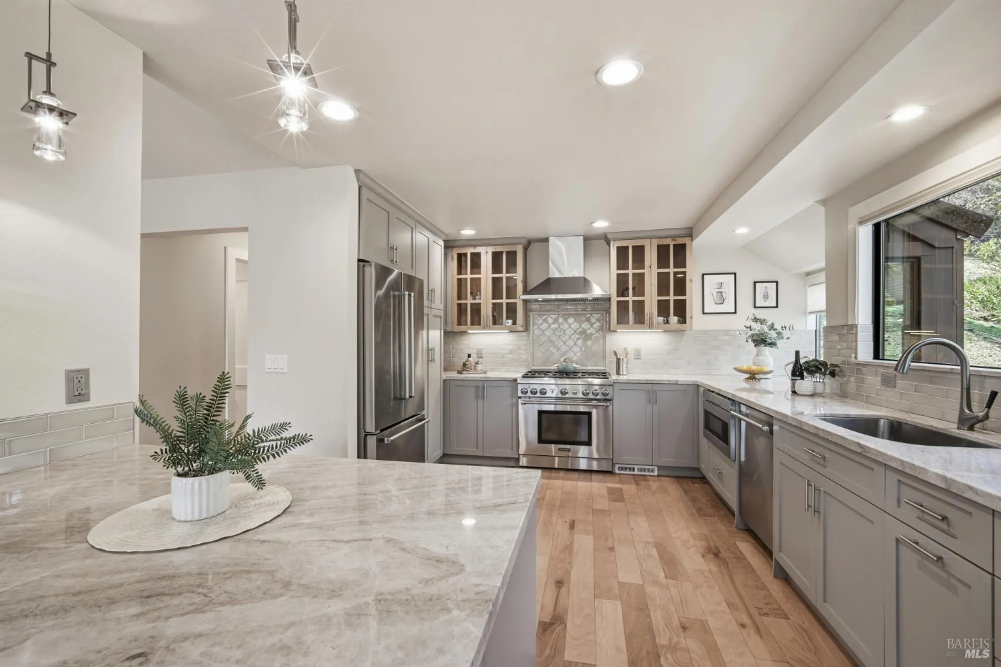 Property Slideshow image 16 of 47 | 28 oak forest pl, Santa Rosa, CA, 95409