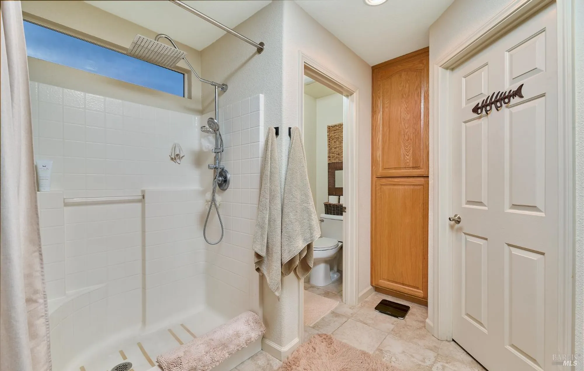 Property Slideshow image 21 of 27 | 402 riverwood ln, Rio Vista, CA, 94571