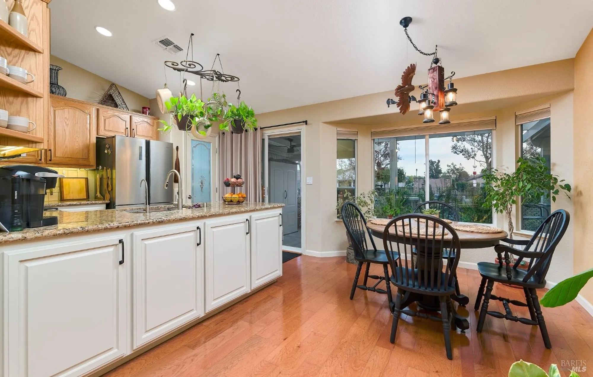 Property Slideshow image 6 of 27 | 402 riverwood ln, Rio Vista, CA, 94571