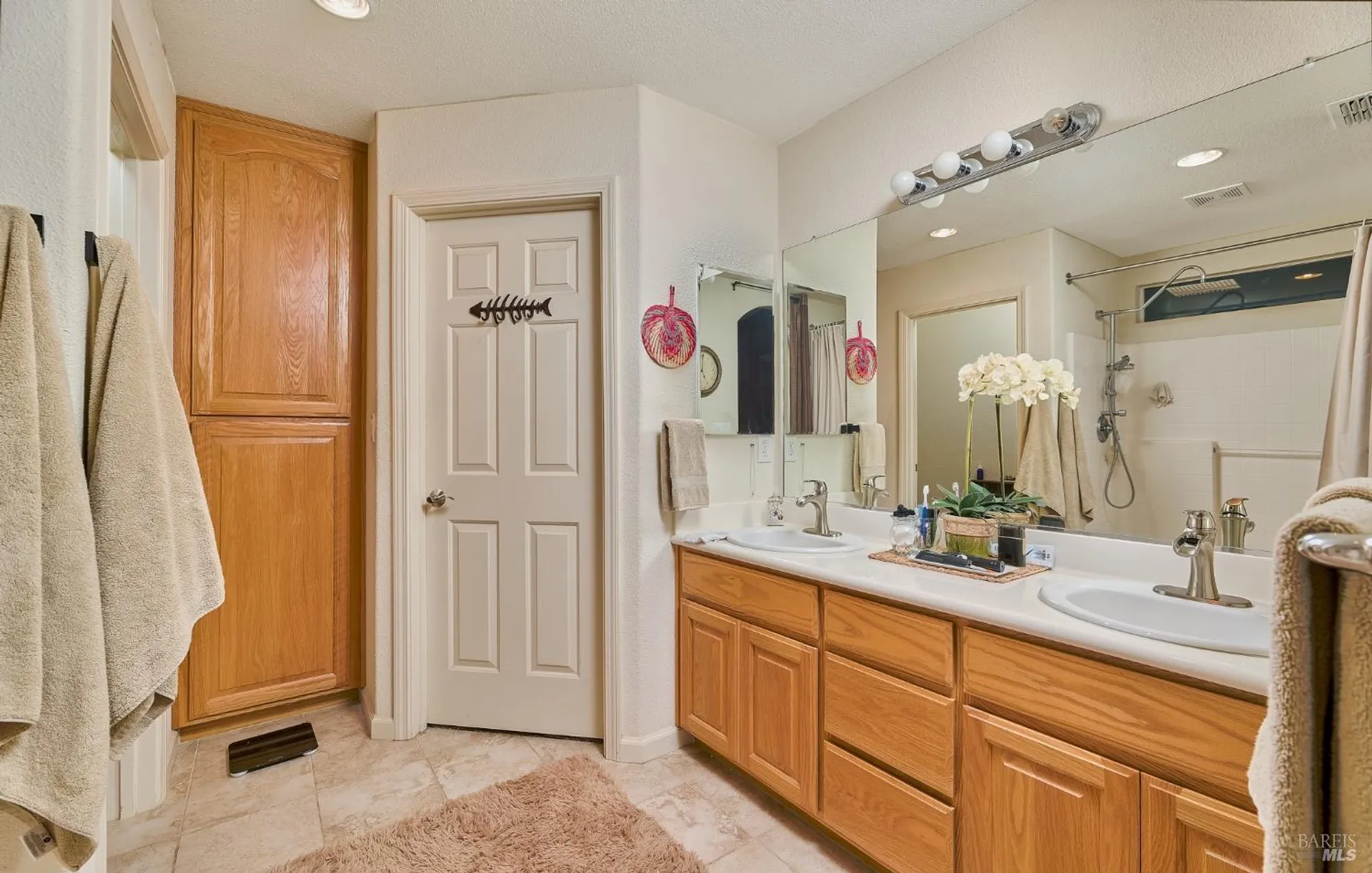 Property Slideshow image 20 of 27 | 402 riverwood ln, Rio Vista, CA, 94571