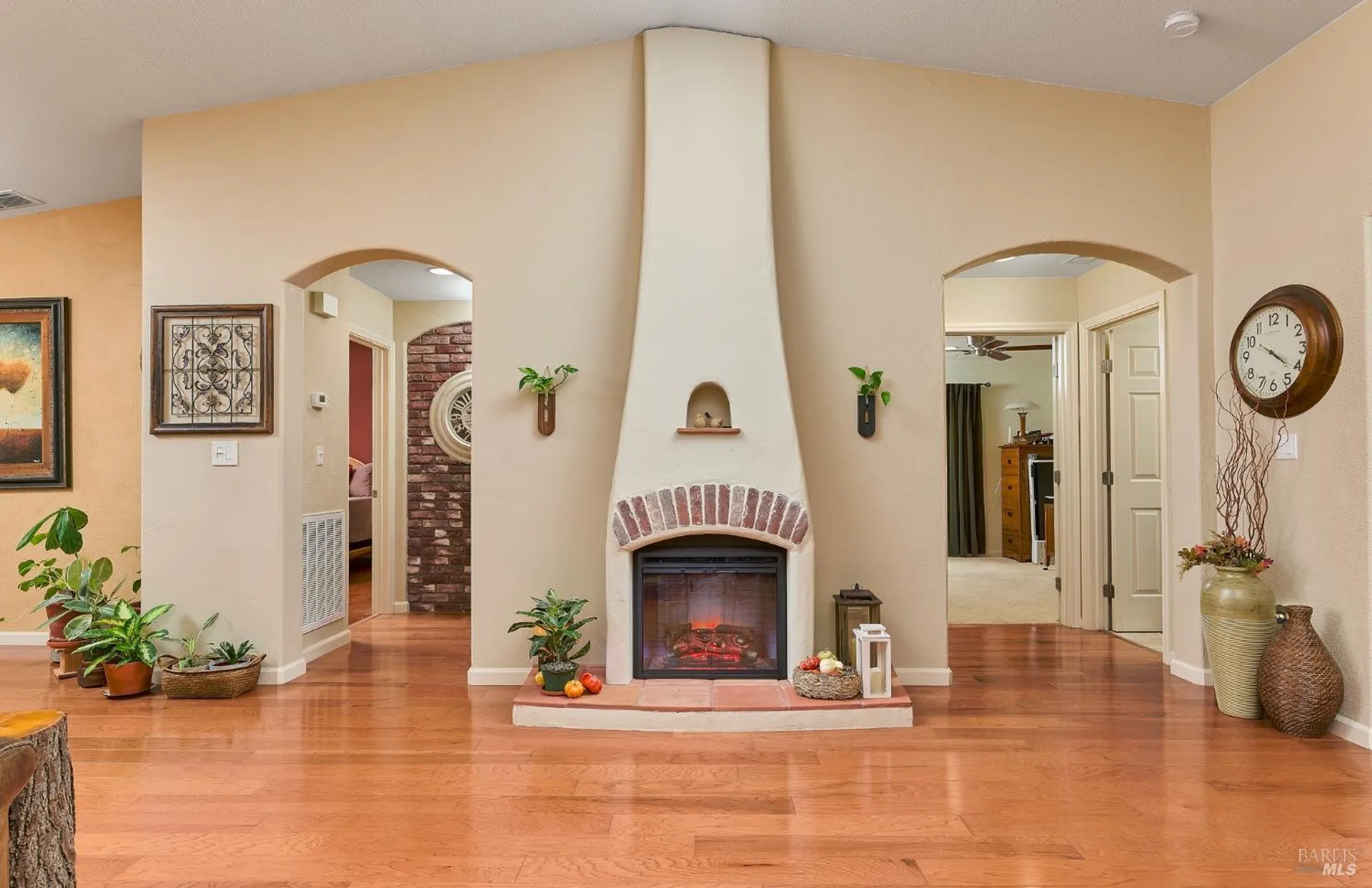 Property Slideshow image 5 of 27 | 402 riverwood ln, Rio Vista, CA, 94571