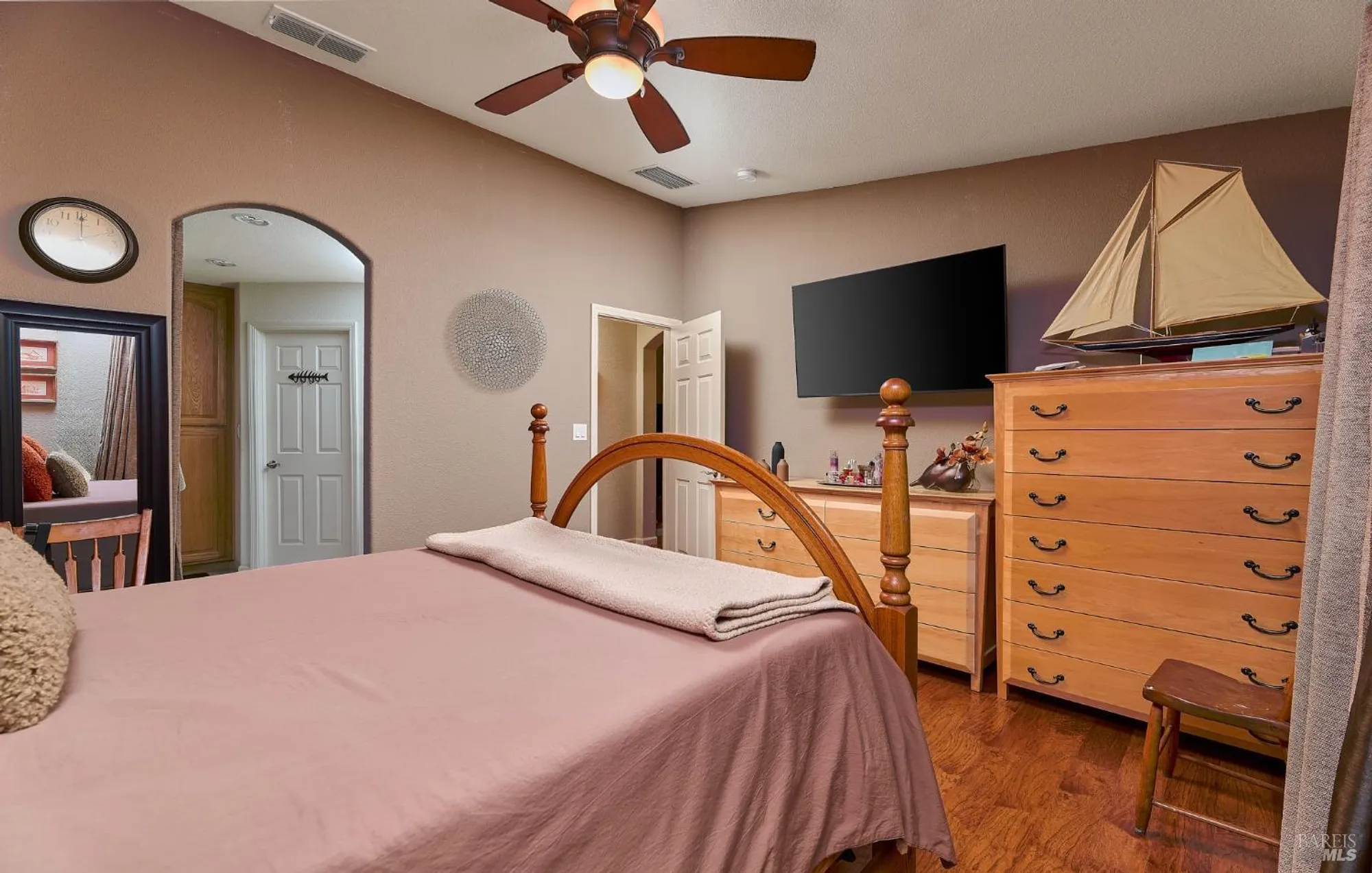 Property Slideshow image 19 of 27 | 402 riverwood ln, Rio Vista, CA, 94571