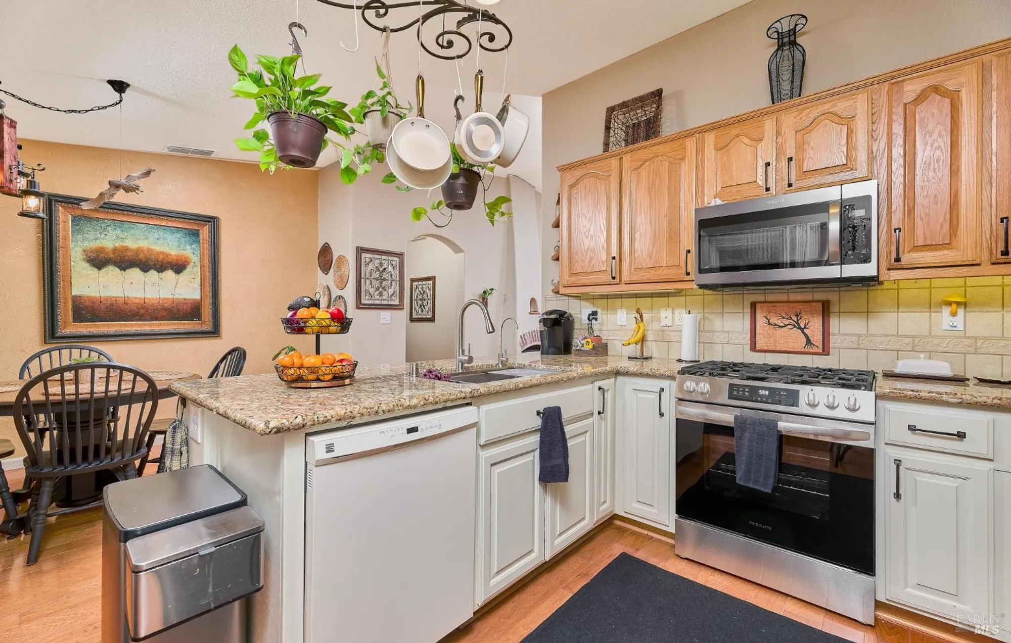 Property Slideshow image 16 of 27 | 402 riverwood ln, Rio Vista, CA, 94571