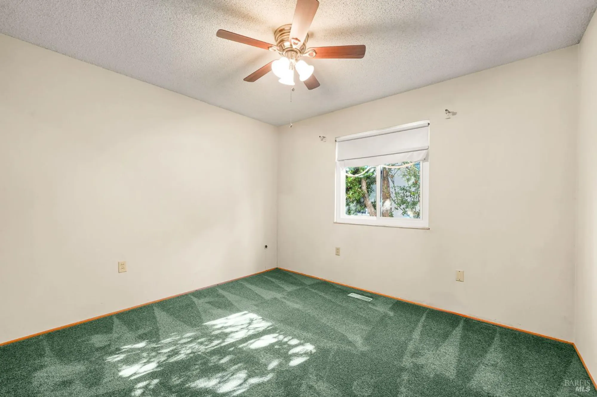 Property Slideshow image 28 of 41 | 202 olympic cir, Vacaville, CA, 95687