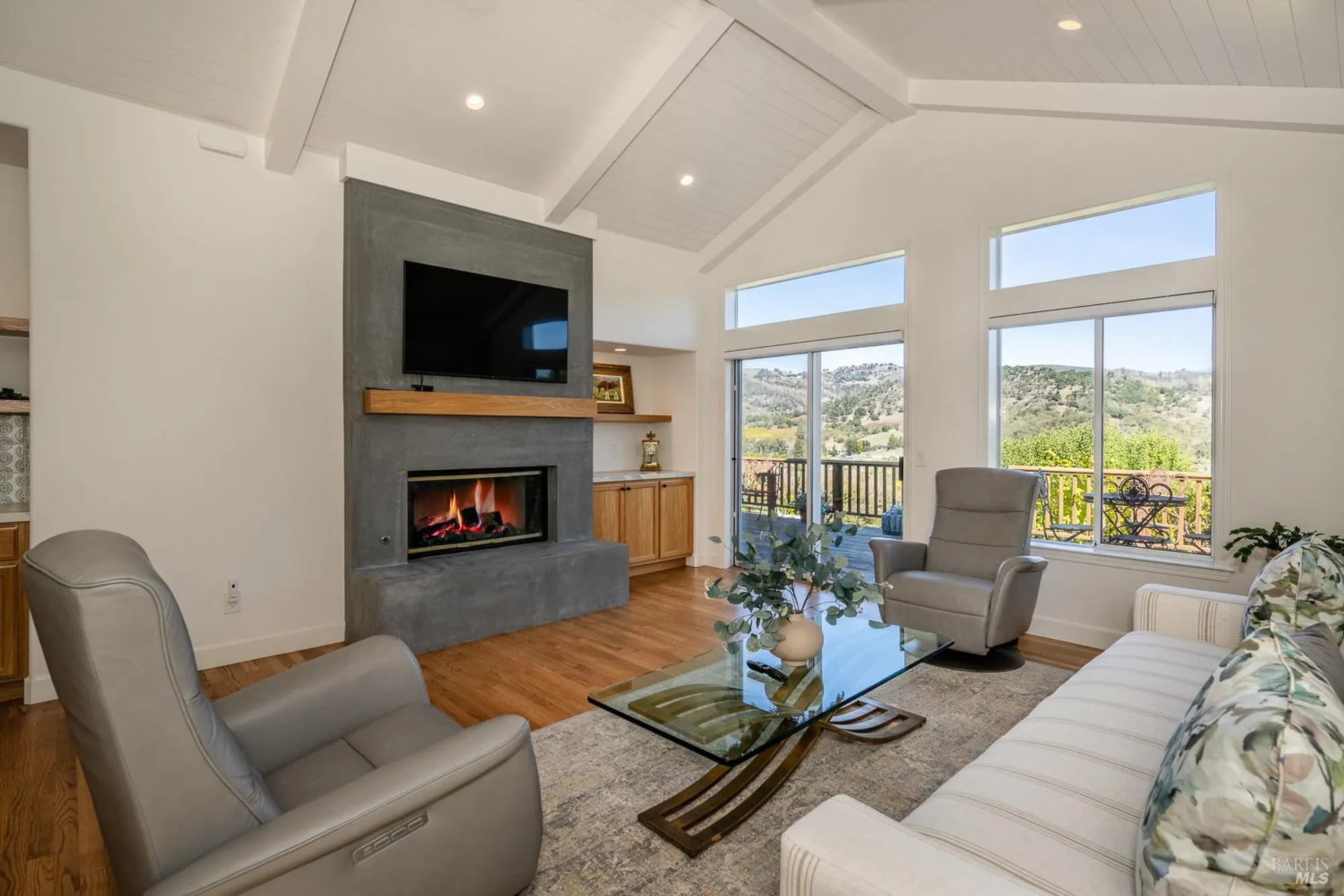 Property Slideshow image 4 of 26 | 6317 meadowridge dr, Santa Rosa, CA, 95409