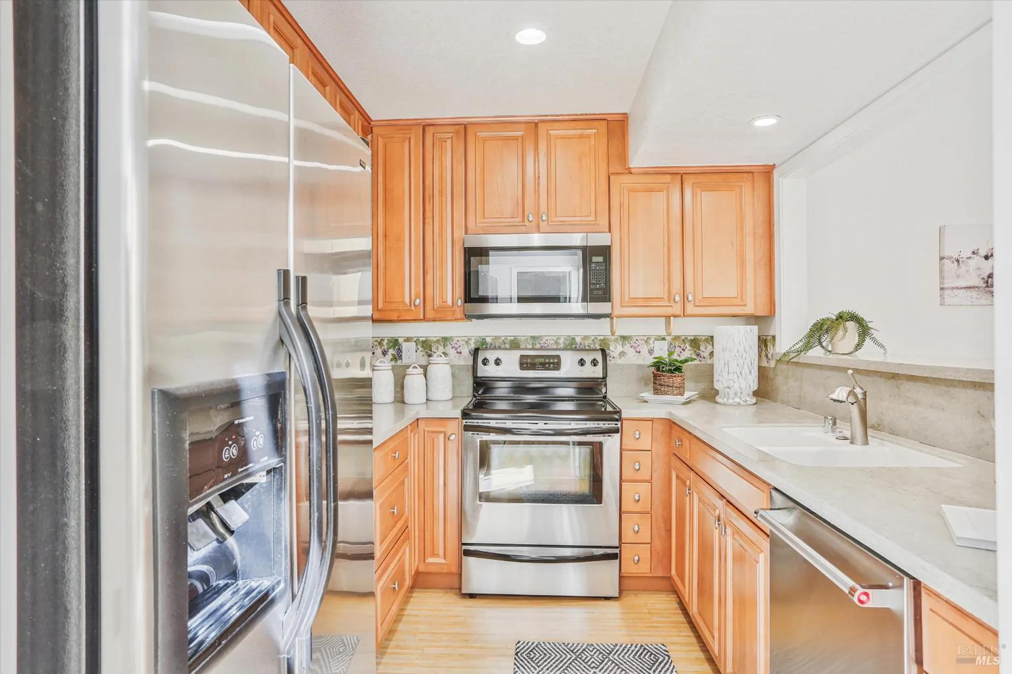 Property Slideshow image 3 of 21 | 36 fountain grove cir, Napa, CA, 94558