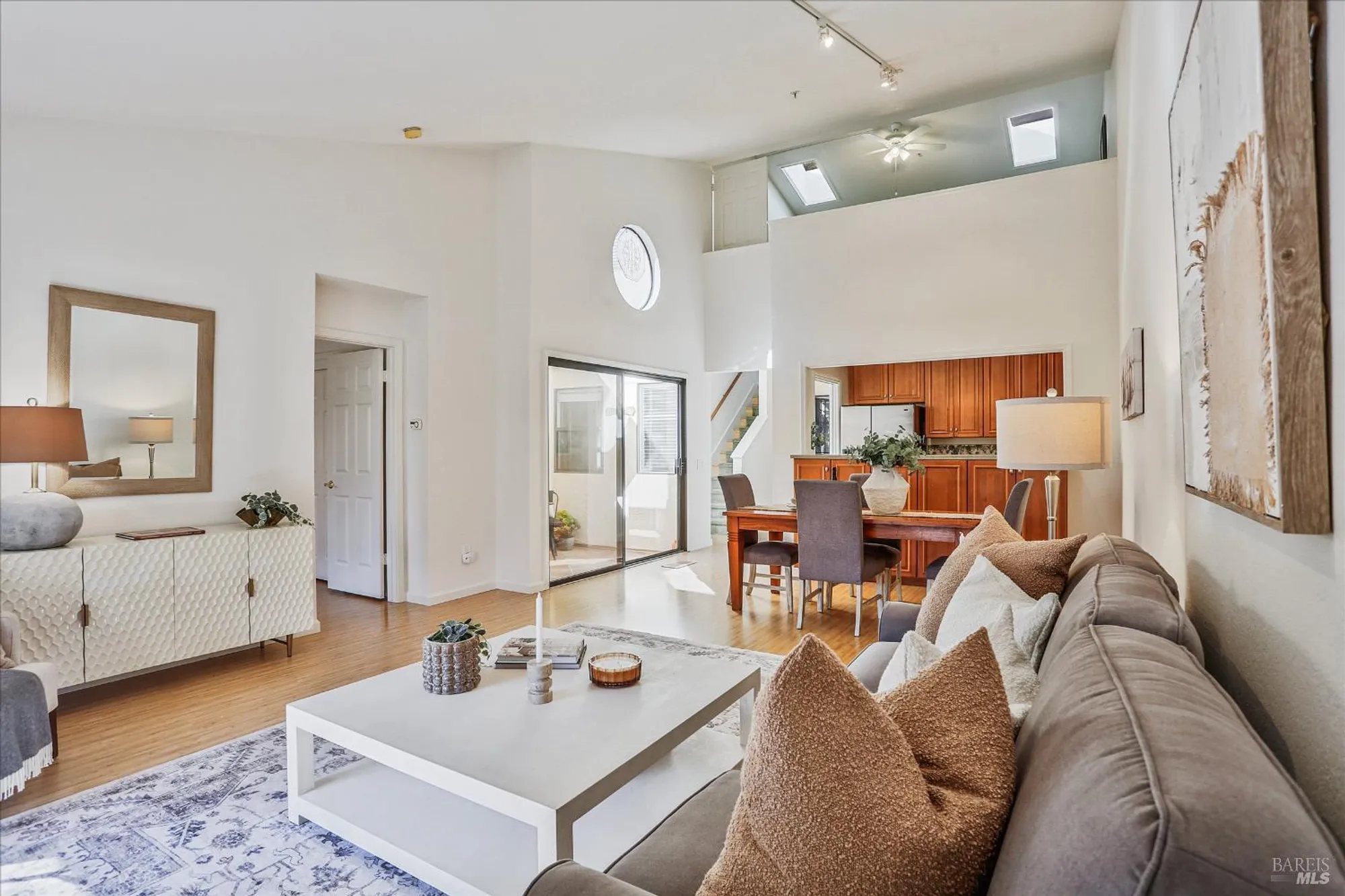 Property Slideshow image 7 of 21 | 36 fountain grove cir, Napa, CA, 94558