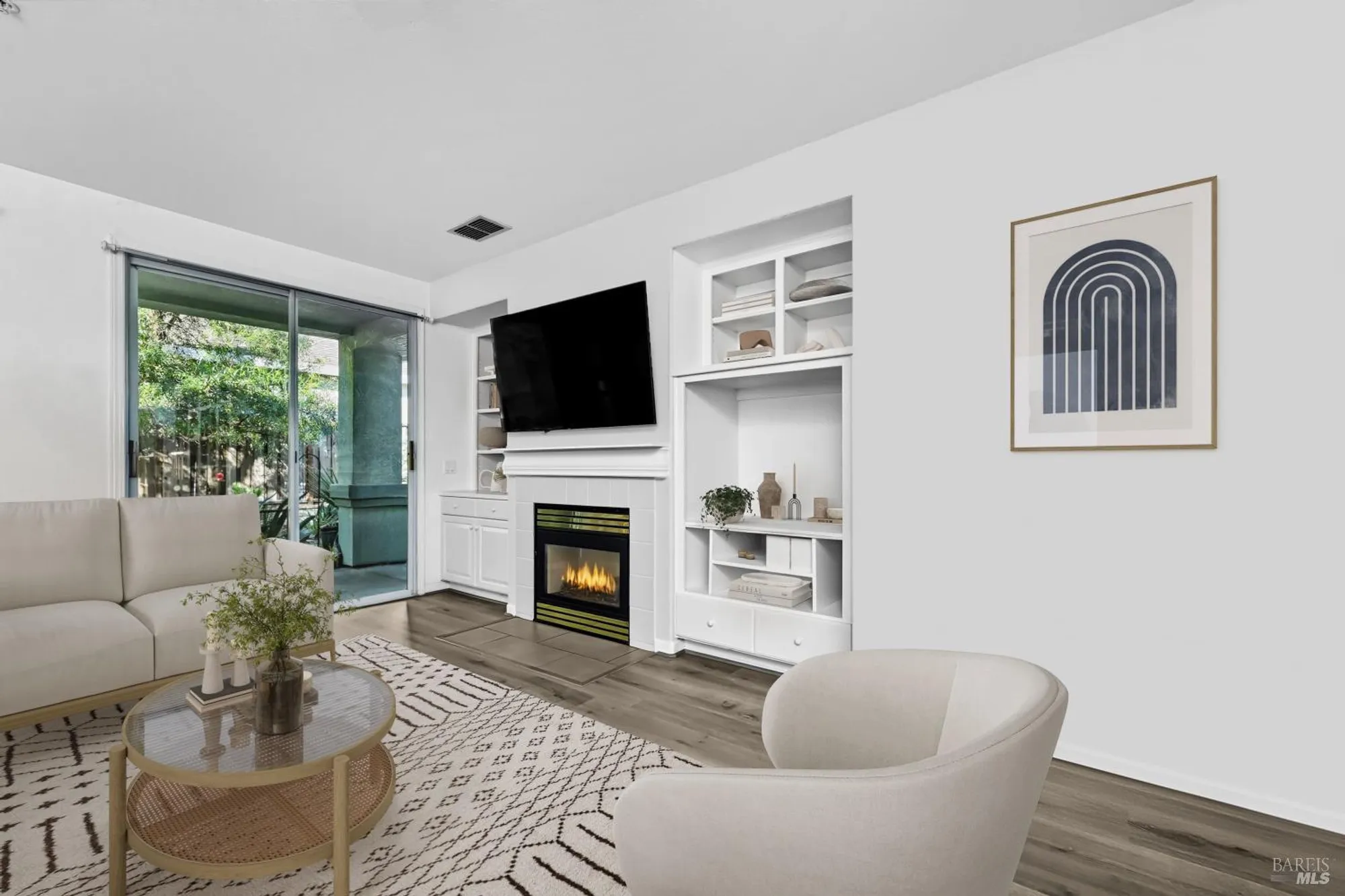 Property Slideshow image 15 of 40 | 124 wisteria cir, Cloverdale, CA, 95425