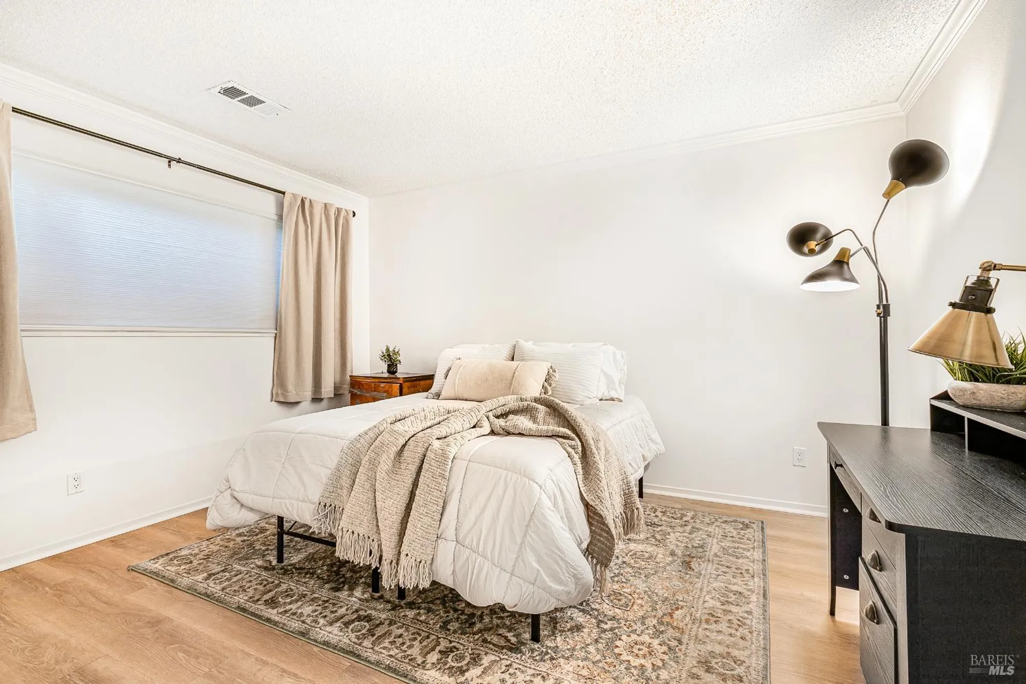 Property Slideshow image 24 of 38 | 199 white oak dr, Santa Rosa, CA, 95409