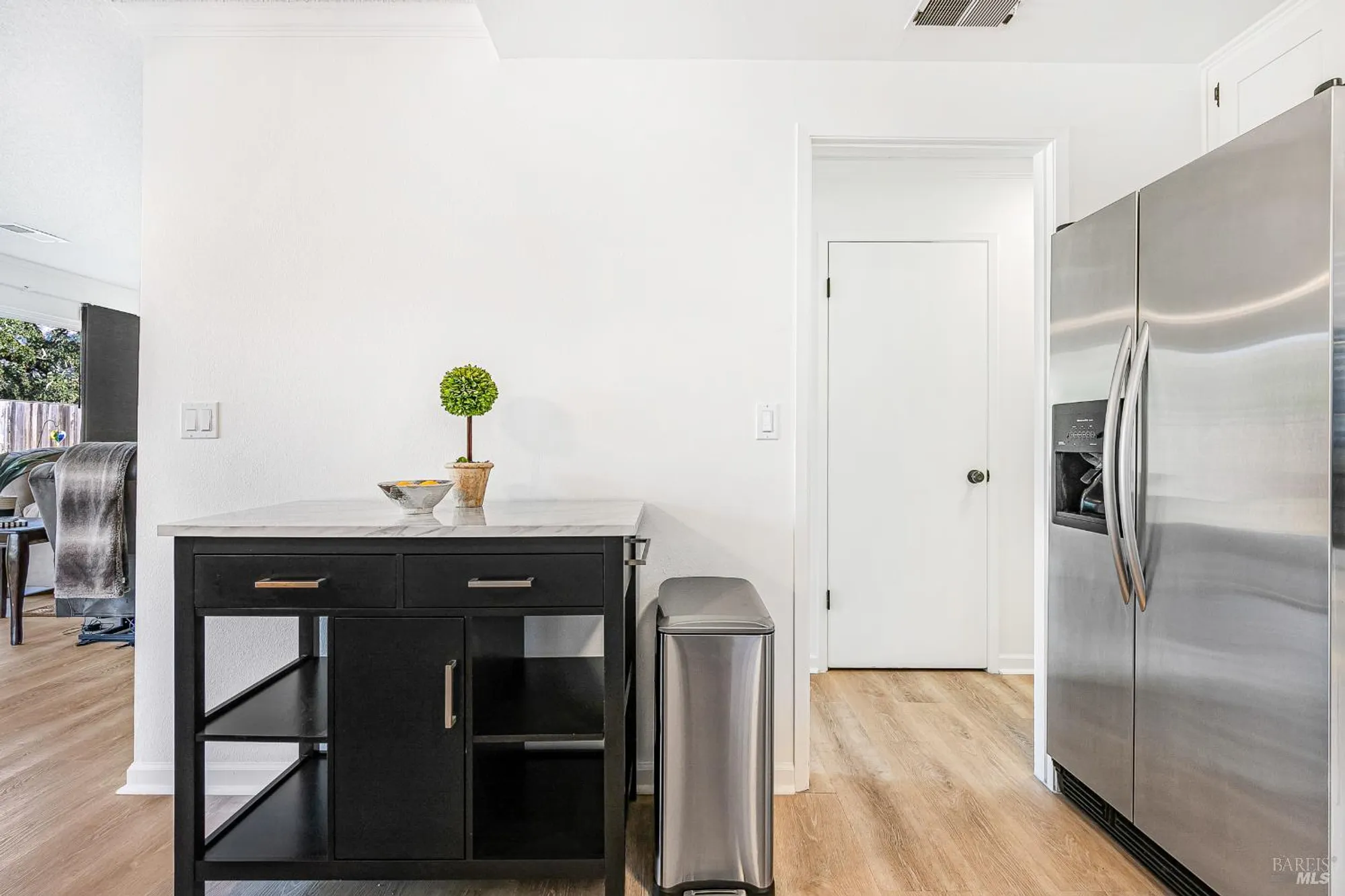 Property Slideshow image 12 of 38 | 199 white oak dr, Santa Rosa, CA, 95409