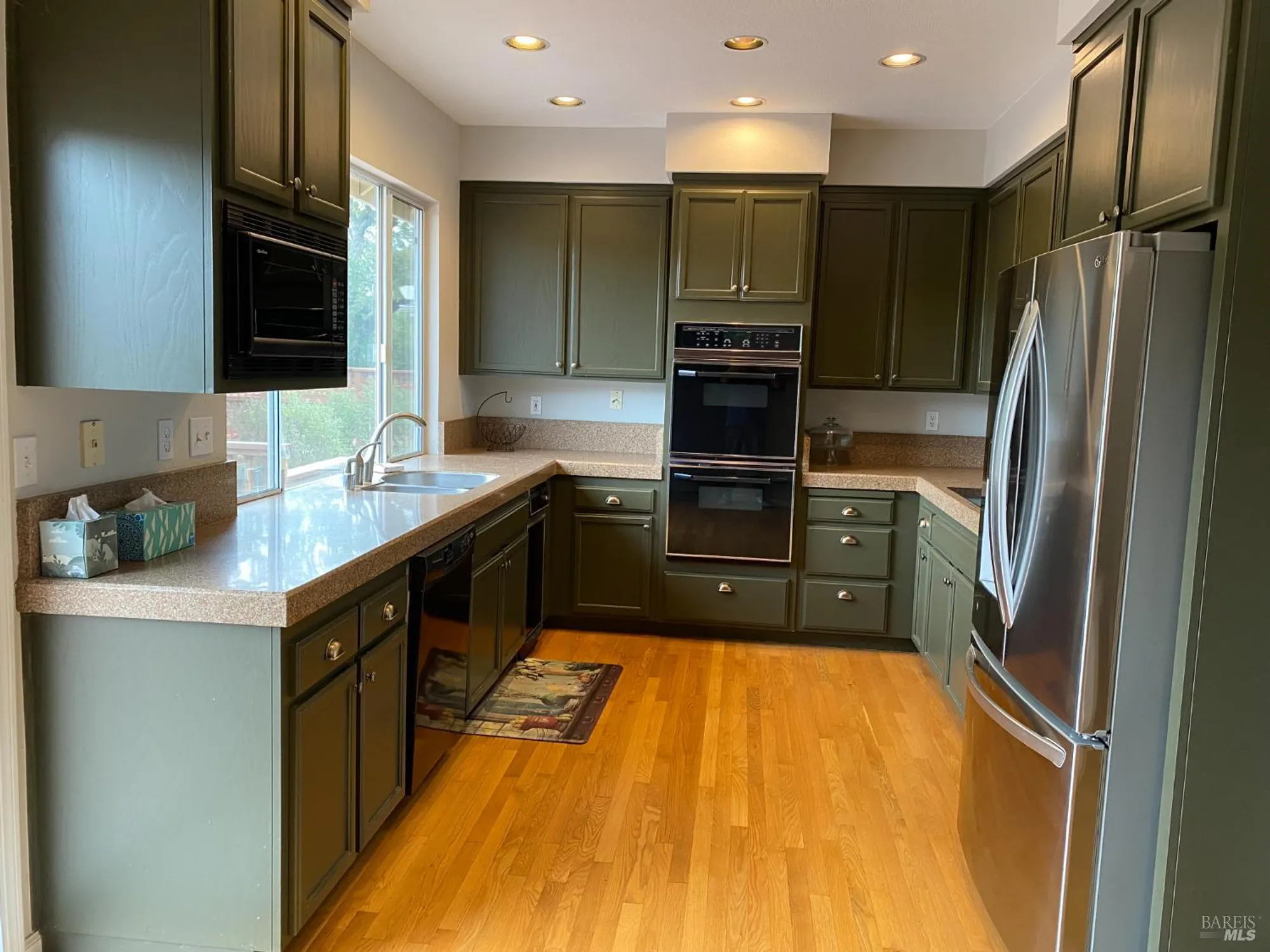 Property Slideshow image 12 of 18 | 6261 meadowstone dr, Santa Rosa, CA, 95409