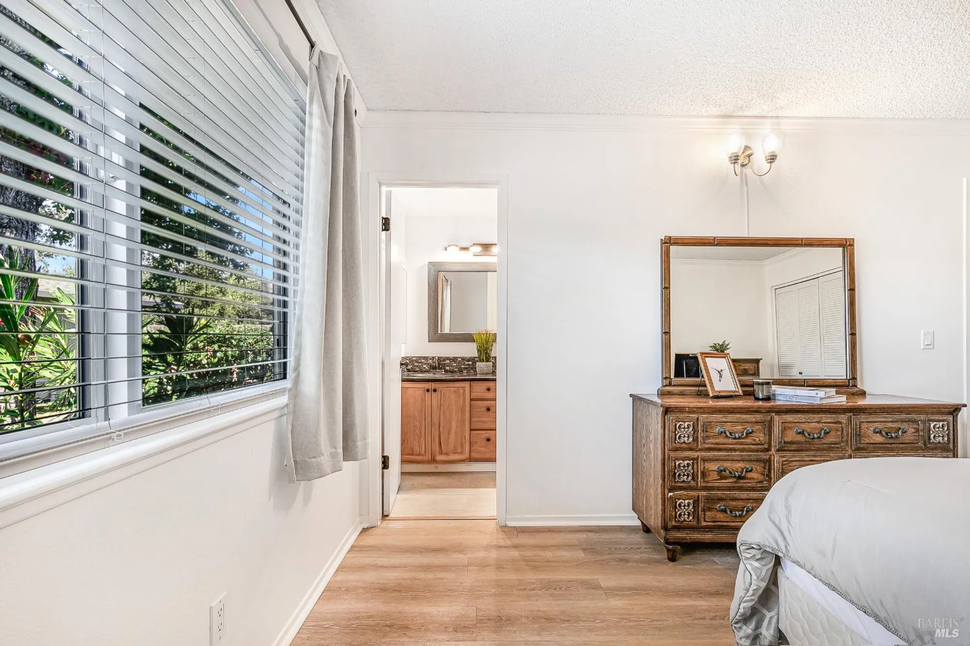 Property Slideshow image 18 of 38 | 199 white oak dr, Santa Rosa, CA, 95409