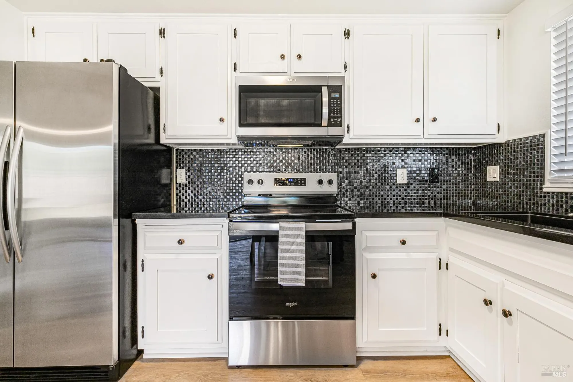 Property Slideshow image 10 of 38 | 199 white oak dr, Santa Rosa, CA, 95409