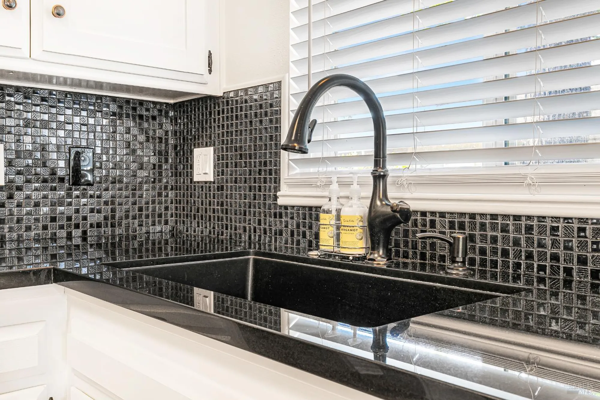 Property Slideshow image 13 of 38 | 199 white oak dr, Santa Rosa, CA, 95409