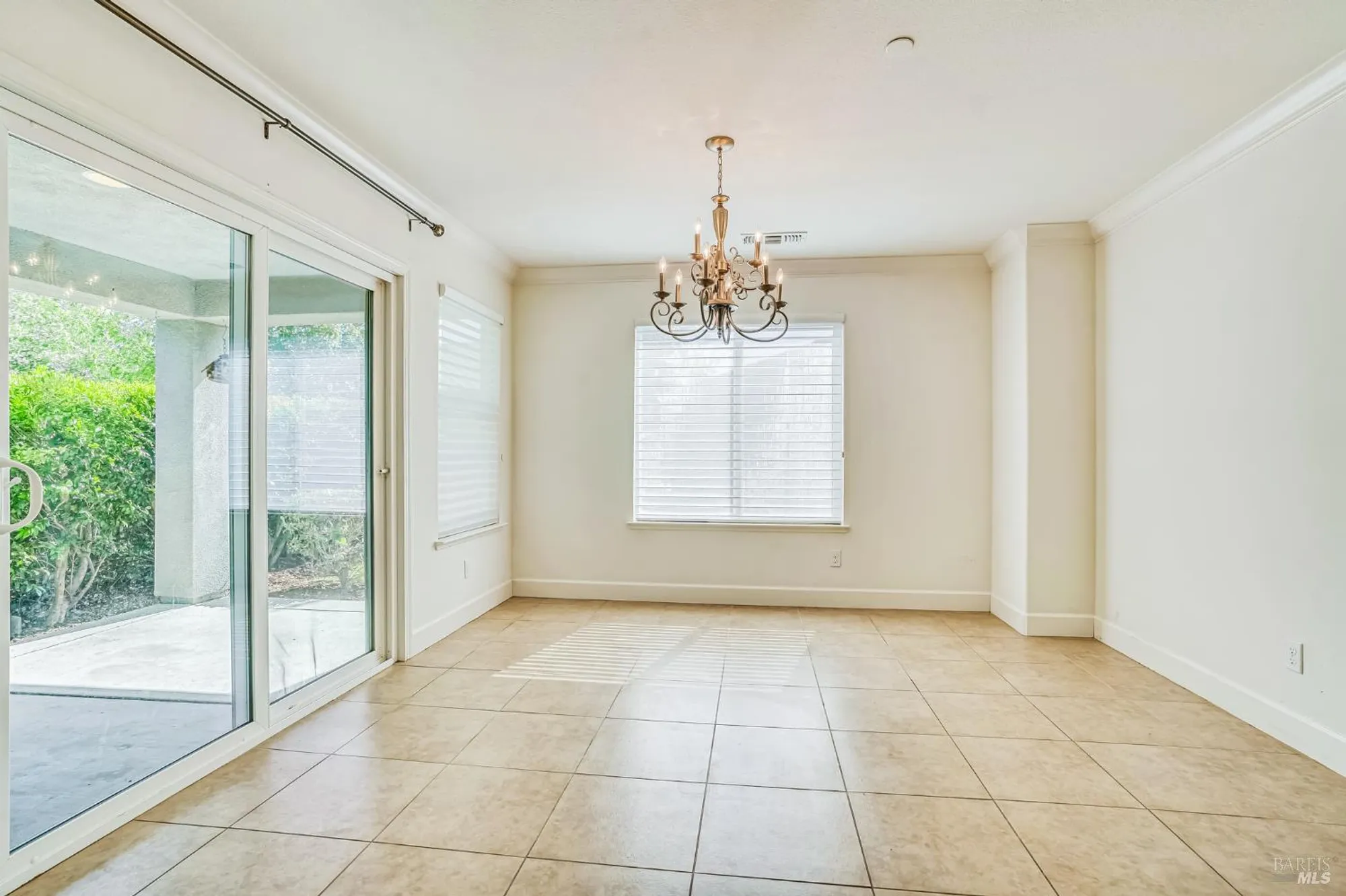 Property Slideshow image 11 of 30 | 305 birch ridge dr, Rio Vista, CA, 94571
