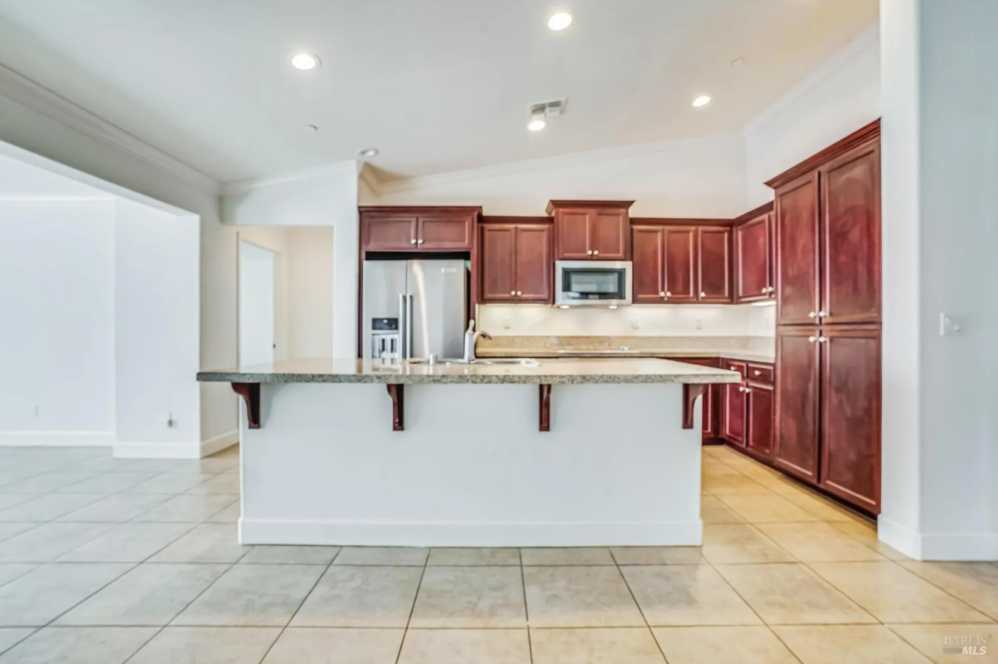 Property Slideshow image 14 of 30 | 305 birch ridge dr, Rio Vista, CA, 94571