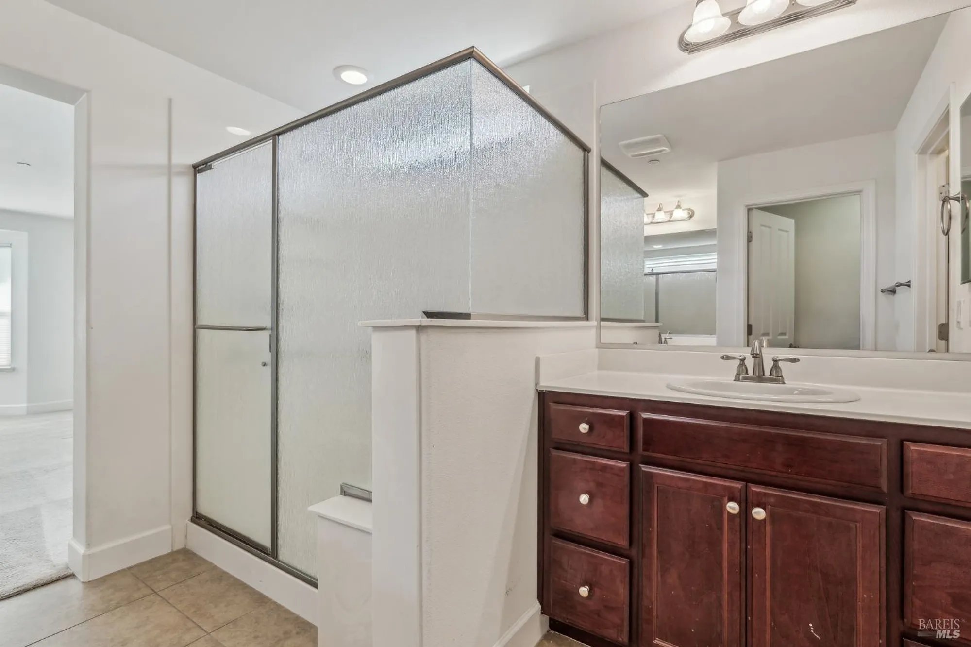Property Slideshow image 19 of 30 | 305 birch ridge dr, Rio Vista, CA, 94571
