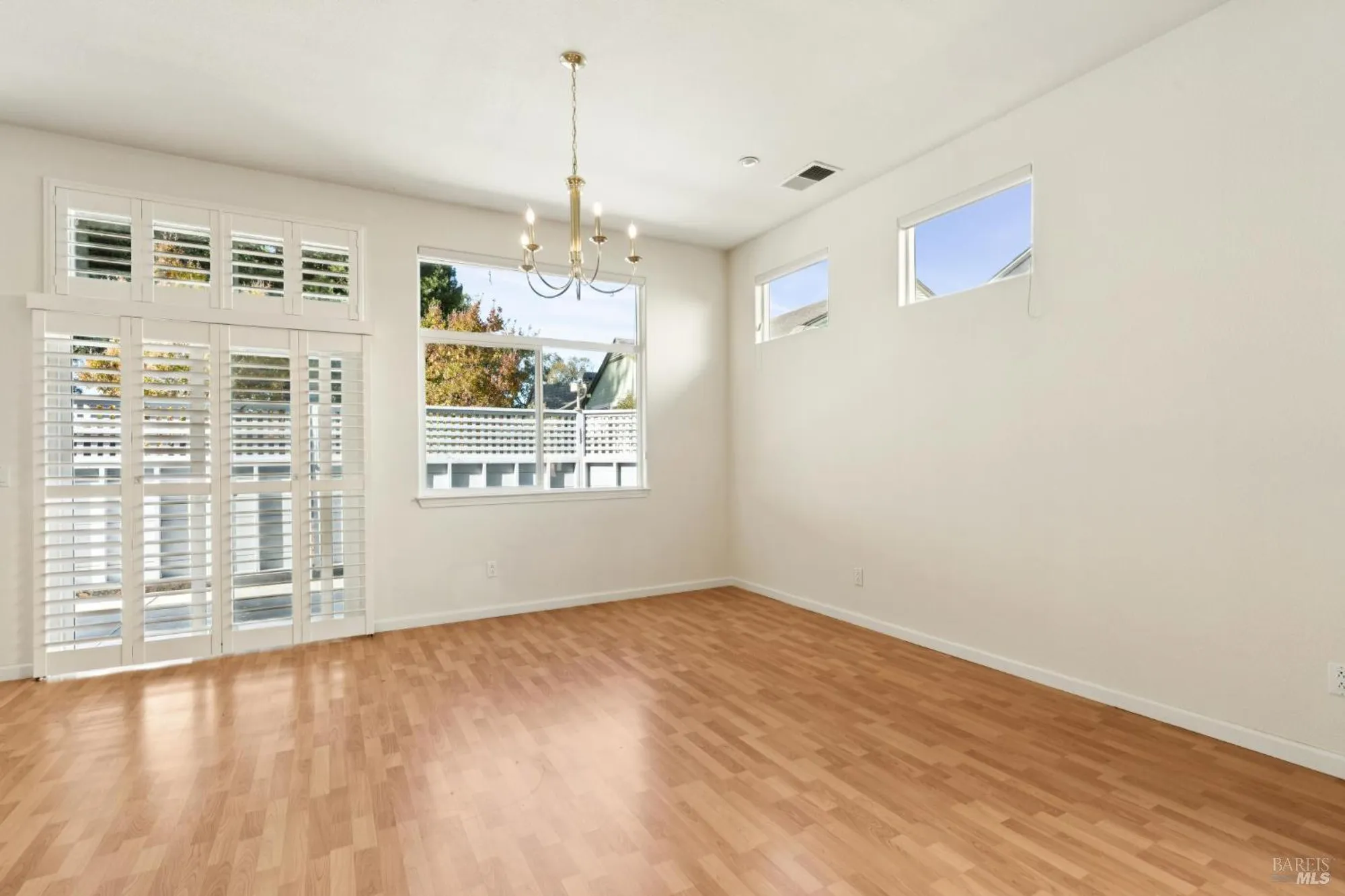 Property Slideshow image 14 of 47 | 6471 pine valley dr, Santa Rosa, CA, 95409