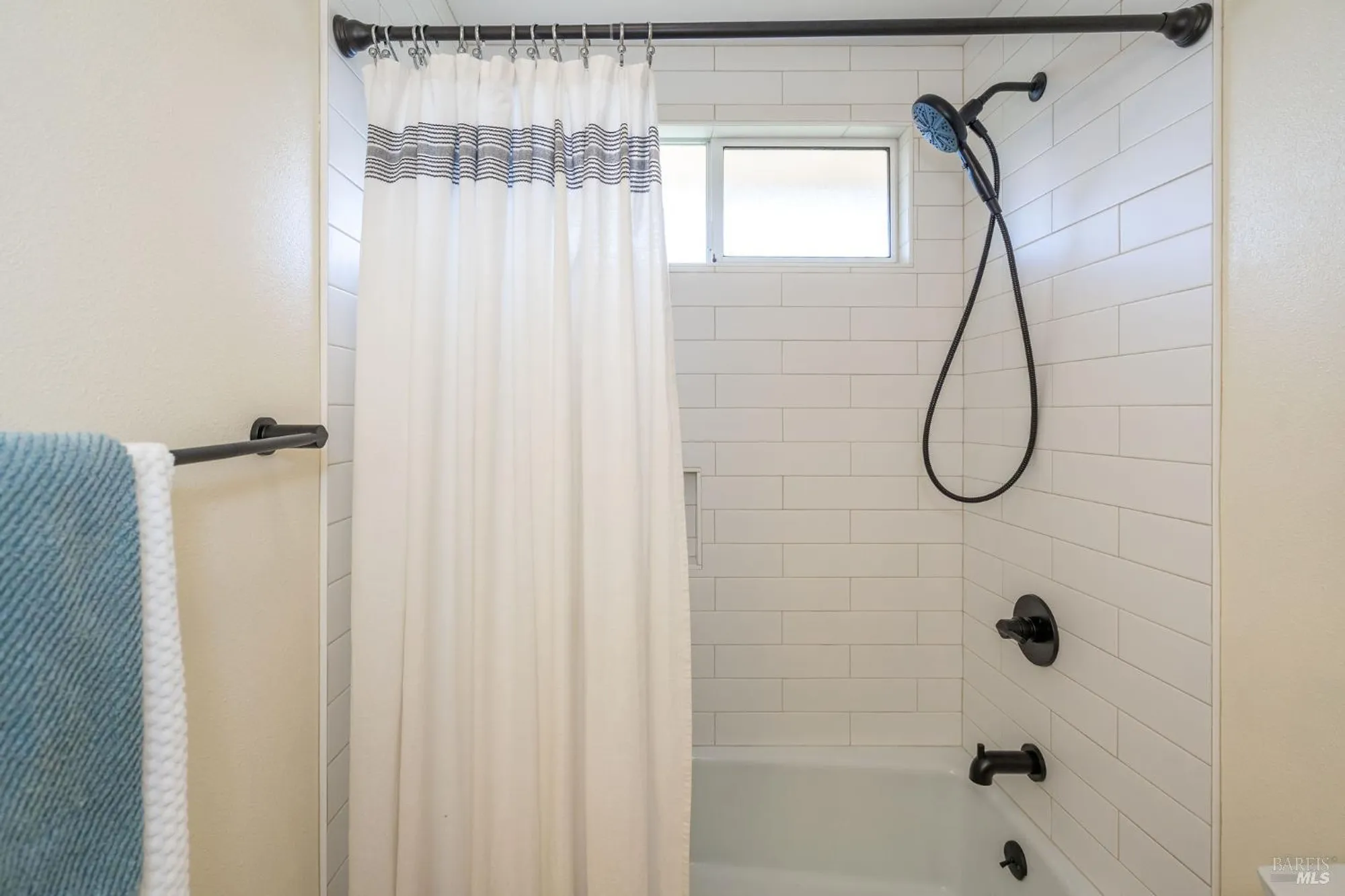 Property Slideshow image 40 of 65 | 6467 meadowridge dr, Santa Rosa, CA, 95409