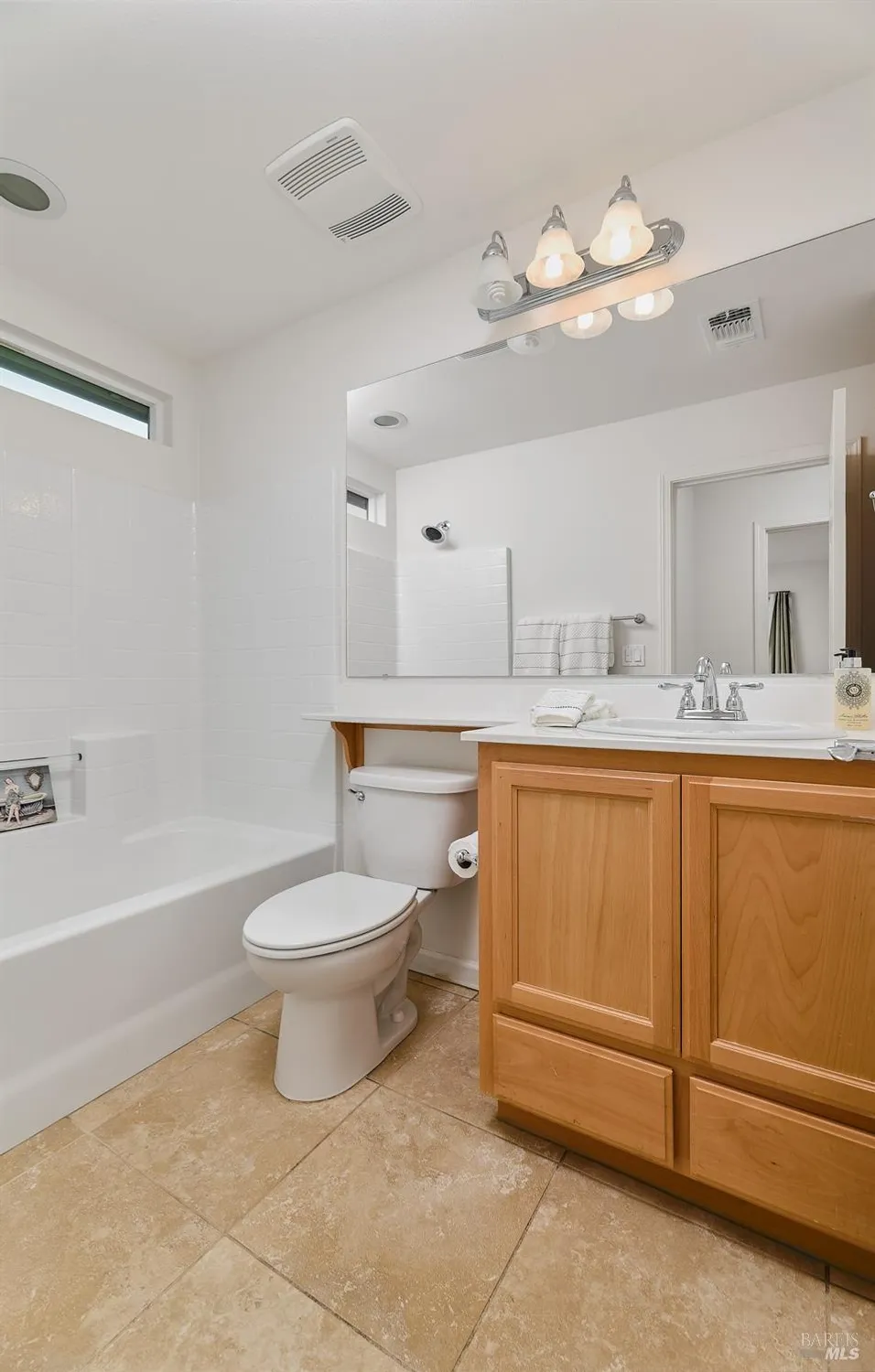 Property Slideshow image 17 of 21 | 504 silver ridge dr, Rio Vista, CA, 94571