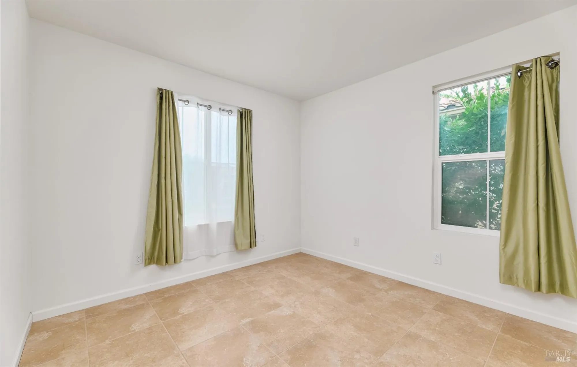 Property Slideshow image 16 of 21 | 504 silver ridge dr, Rio Vista, CA, 94571