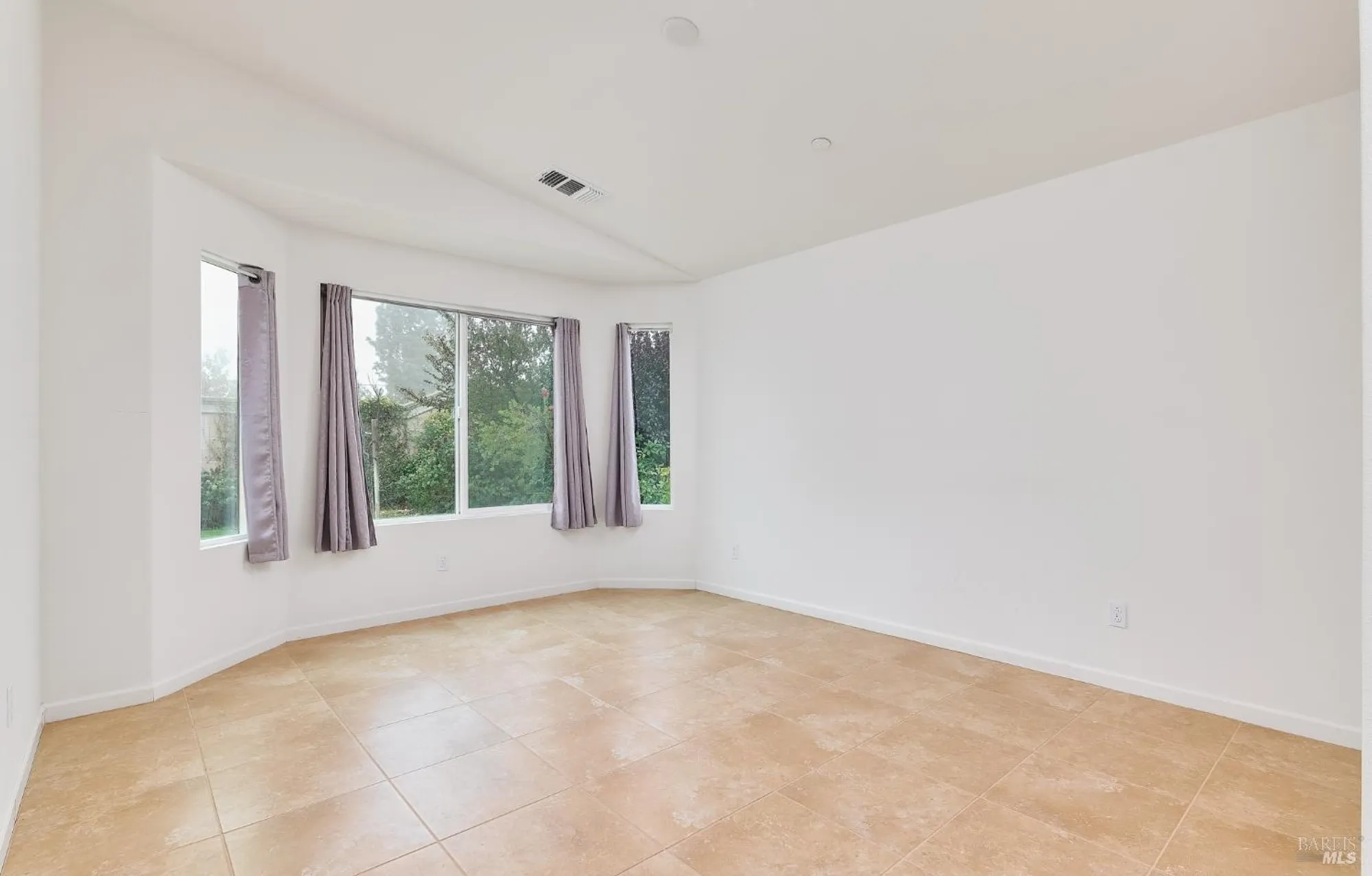 Property Slideshow image 10 of 21 | 504 silver ridge dr, Rio Vista, CA, 94571