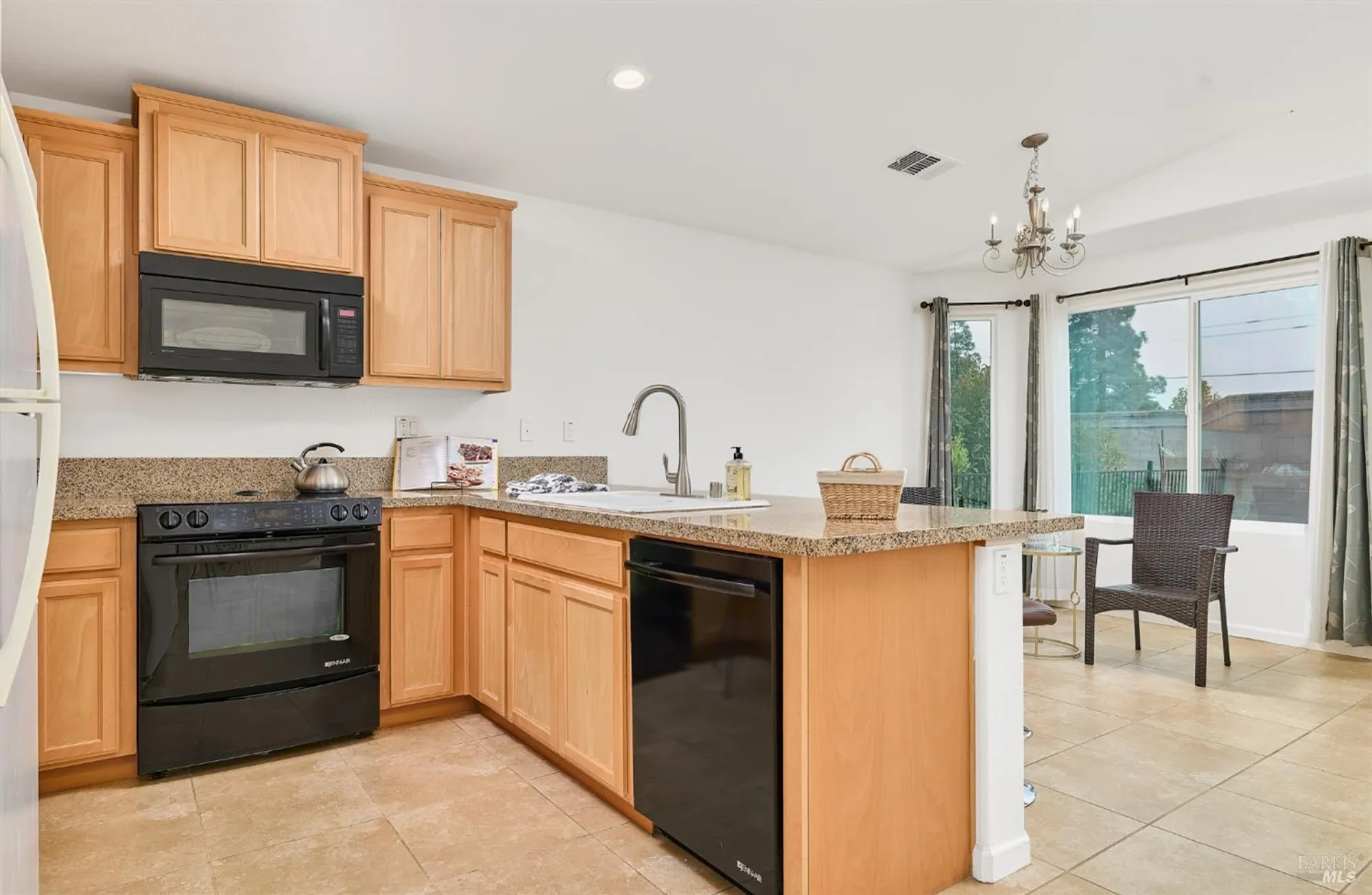 Property Slideshow image 7 of 21 | 504 silver ridge dr, Rio Vista, CA, 94571