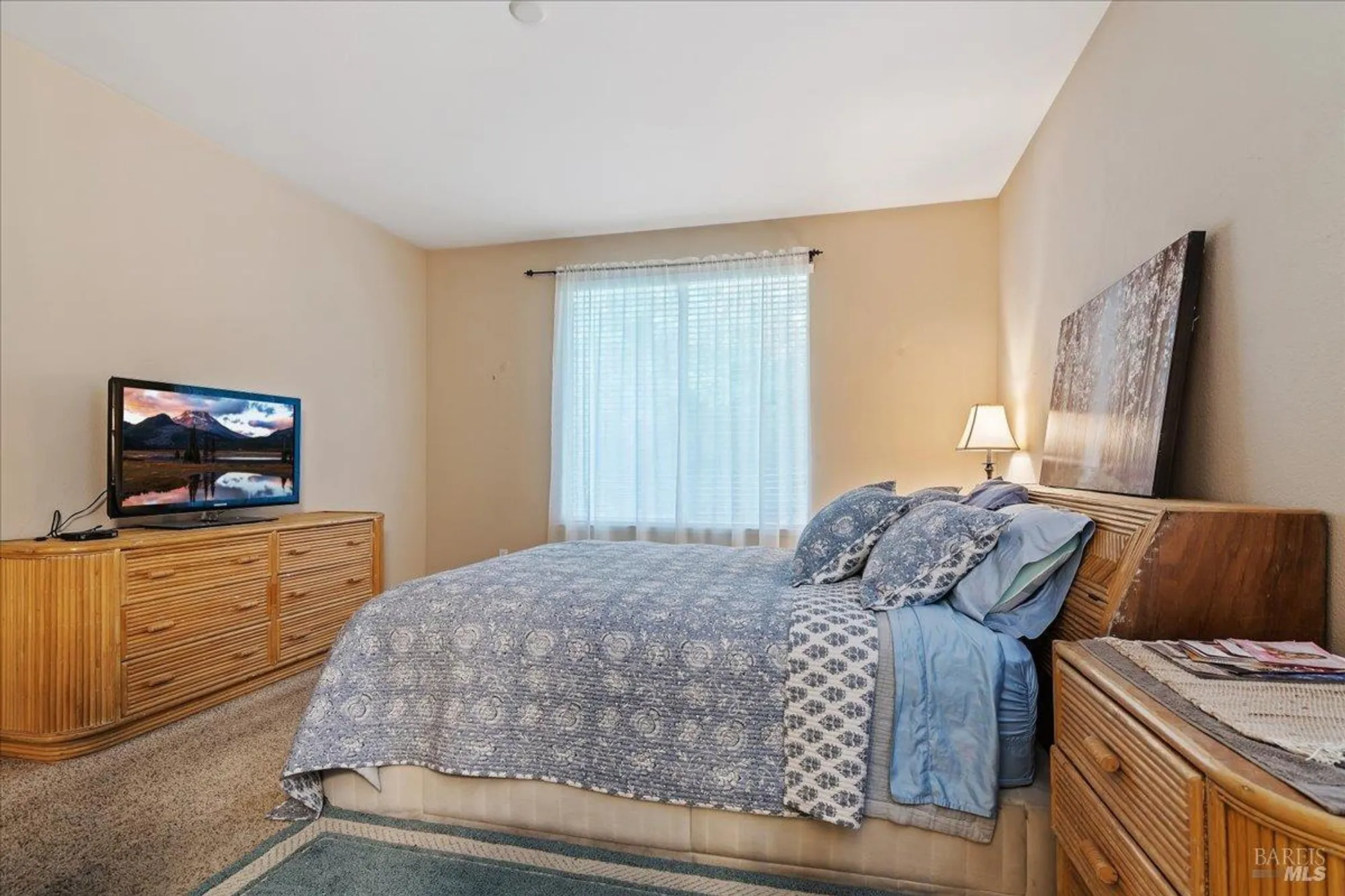 Property Slideshow image 19 of 55 | 328 colonial way, Rio Vista, CA, 94571