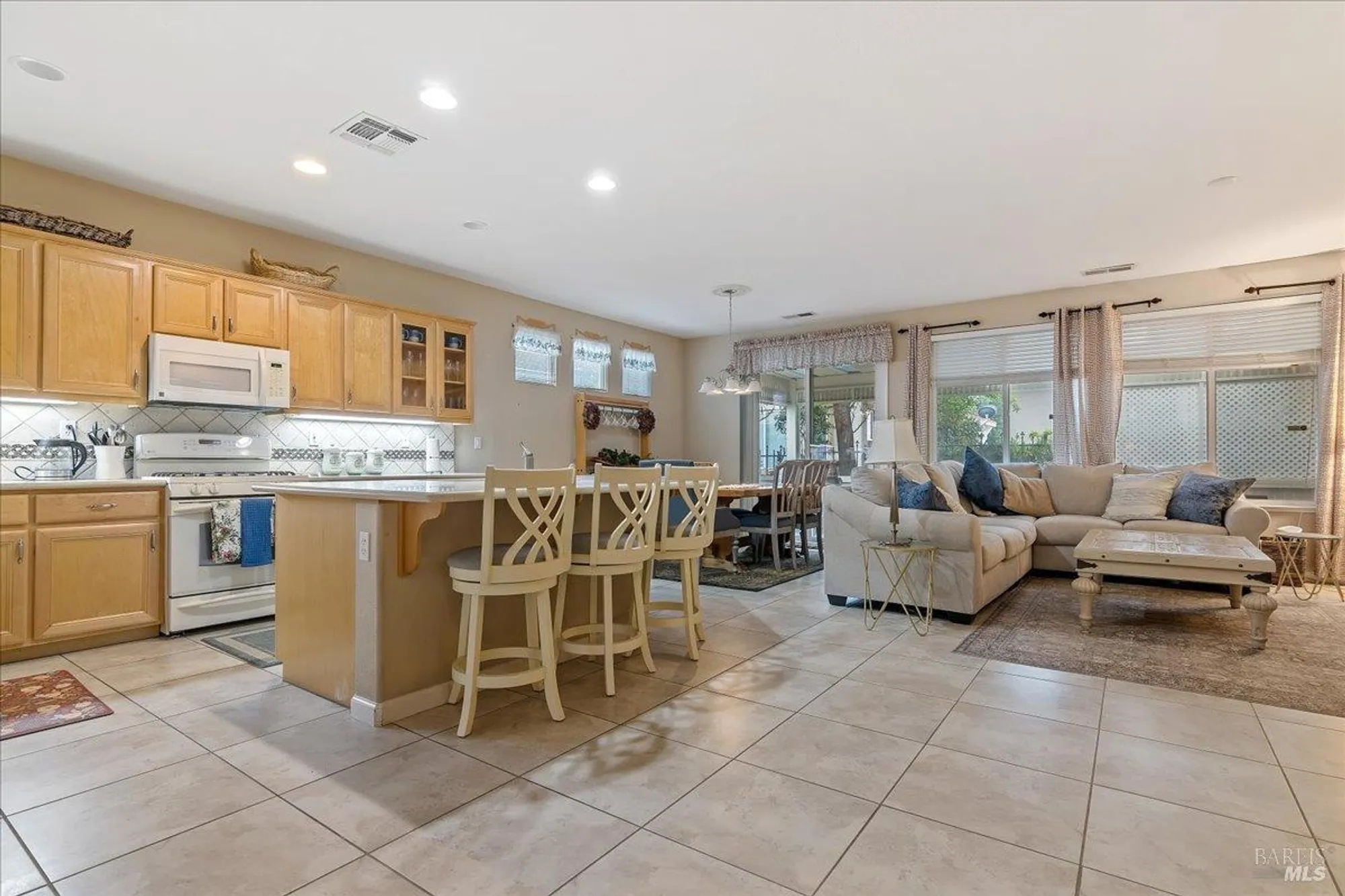 Property Slideshow image 7 of 55 | 328 colonial way, Rio Vista, CA, 94571