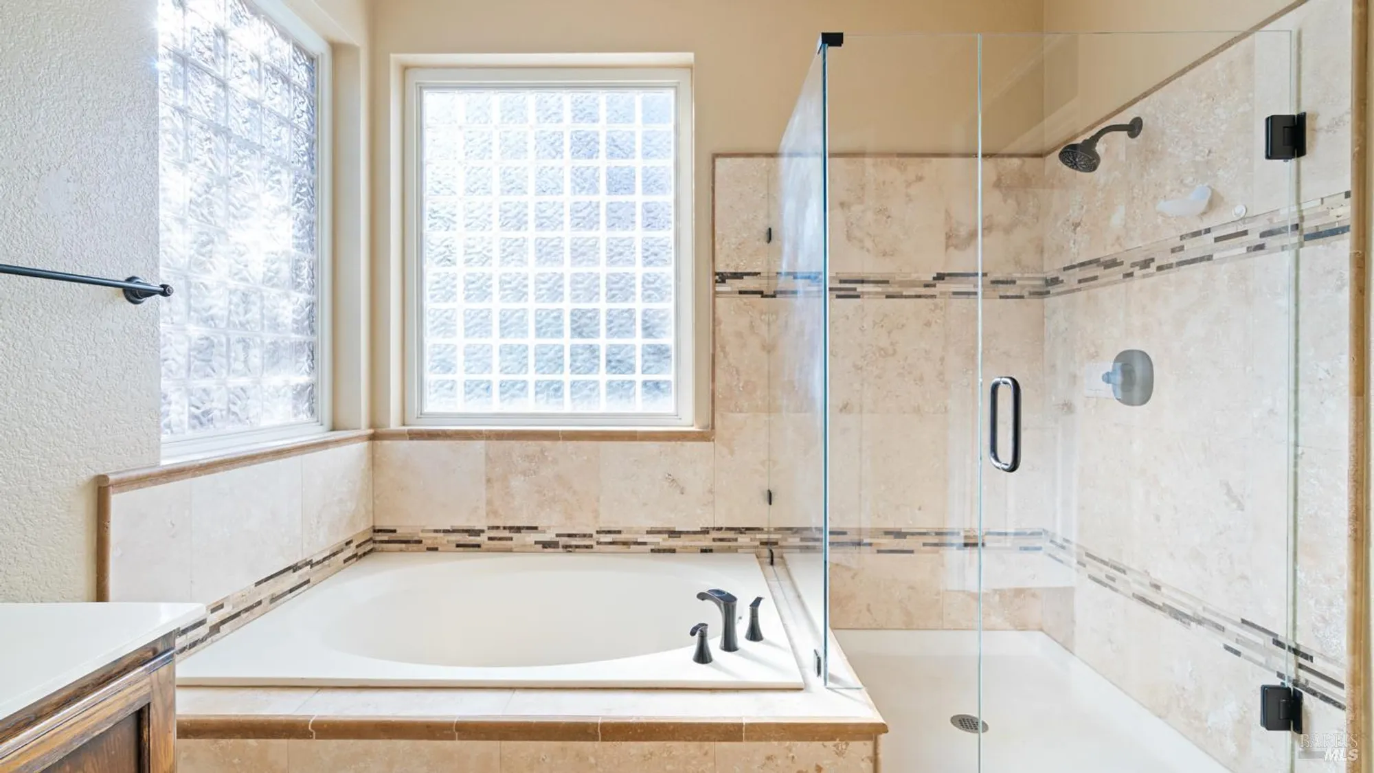 Property Slideshow image 38 of 50 | 303 clover springs dr, Cloverdale, CA, 95425