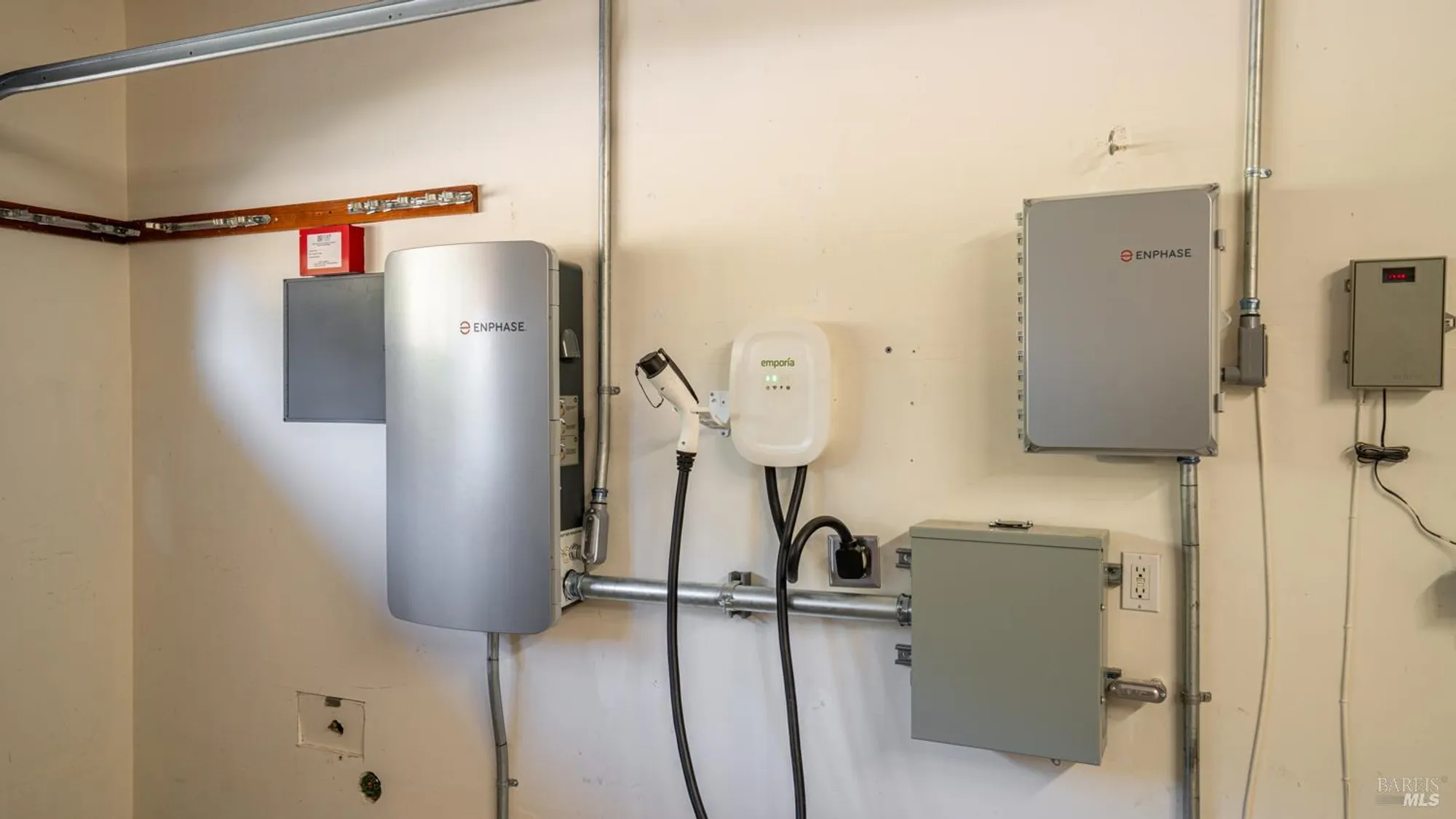 Property Slideshow image 14 of 50 | 303 clover springs dr, Cloverdale, CA, 95425