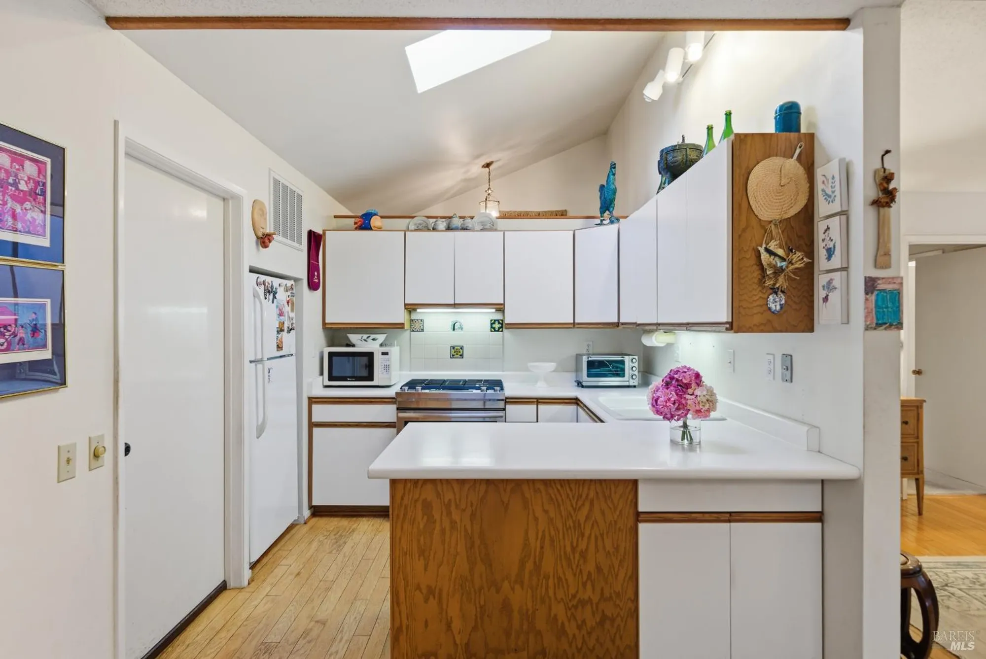 Property Slideshow image 14 of 31 | 1339 mission dr, Sonoma, CA, 95476