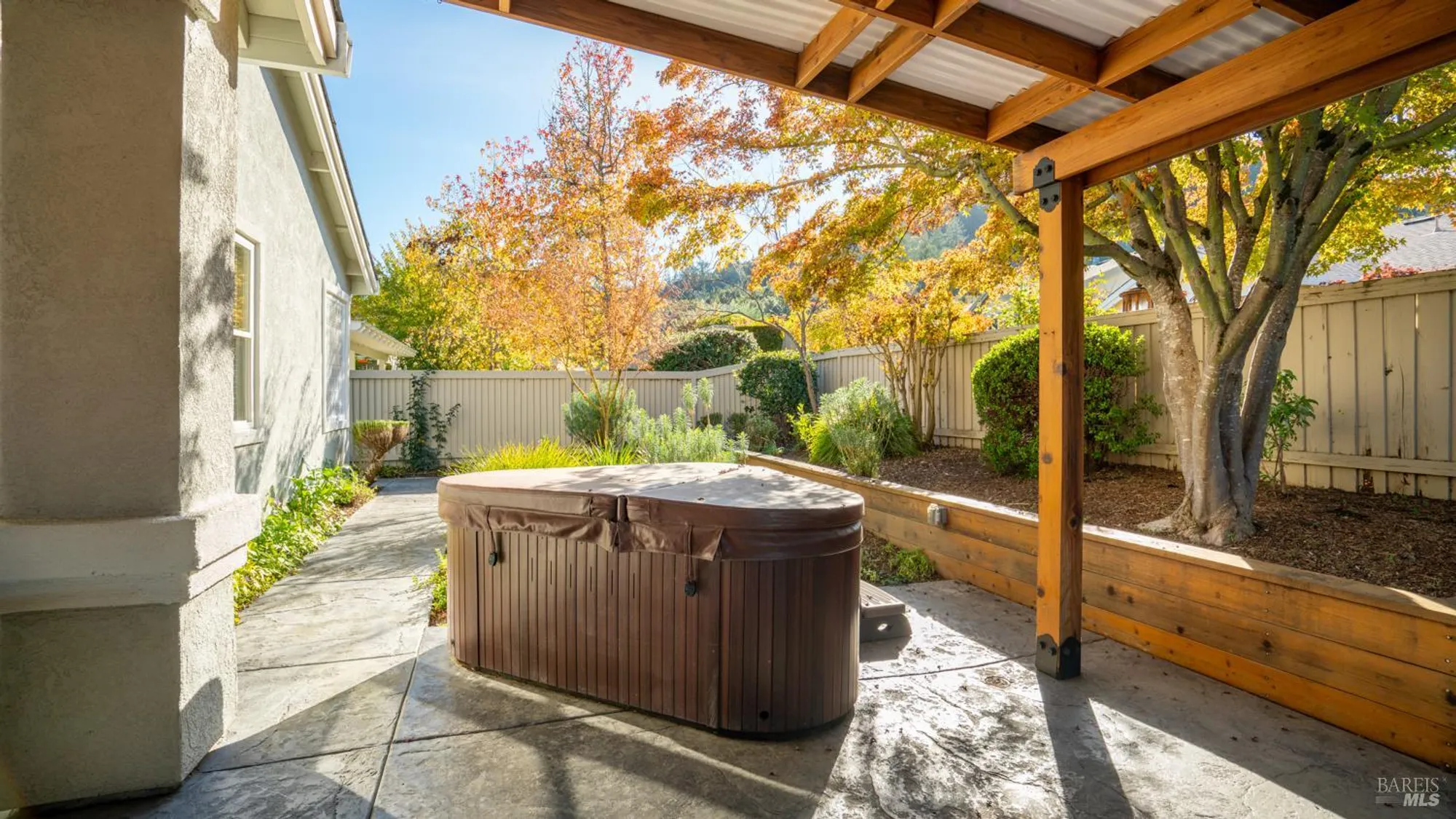 Property Slideshow image 9 of 50 | 303 clover springs dr, Cloverdale, CA, 95425