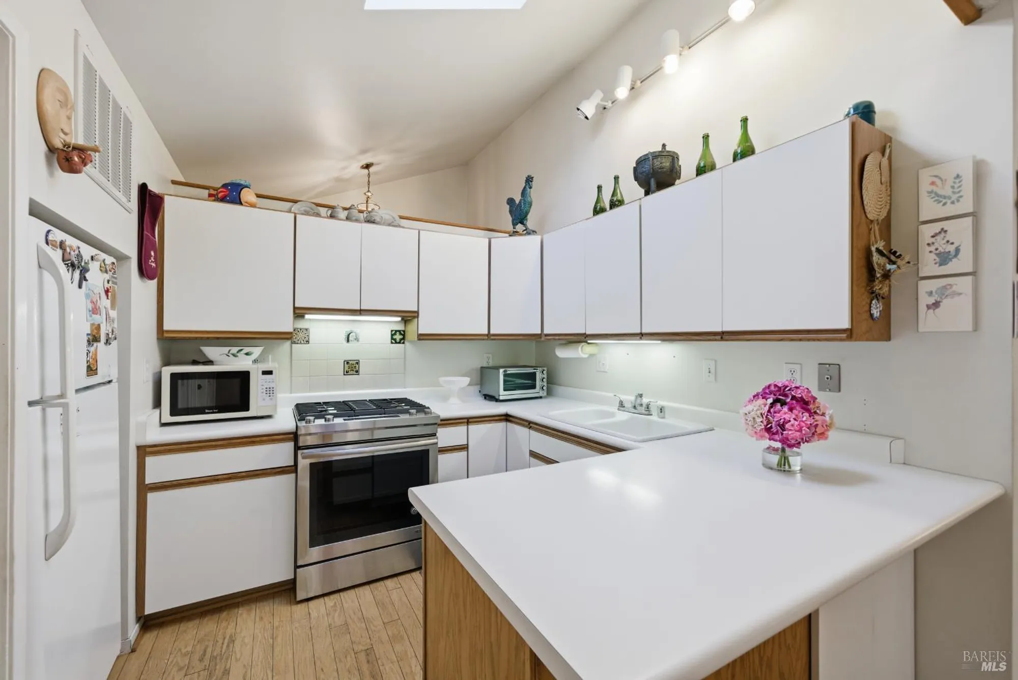 Property Slideshow image 12 of 31 | 1339 mission dr, Sonoma, CA, 95476