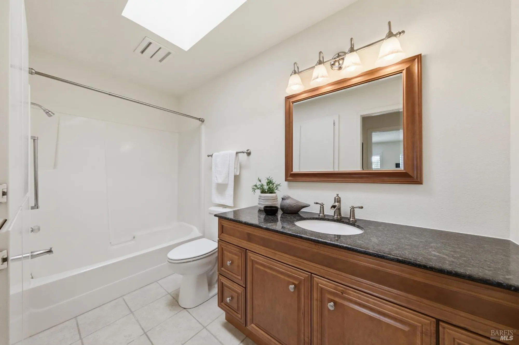 Property Slideshow image 39 of 53 | 679 lobelia ct, Sonoma, CA, 95476