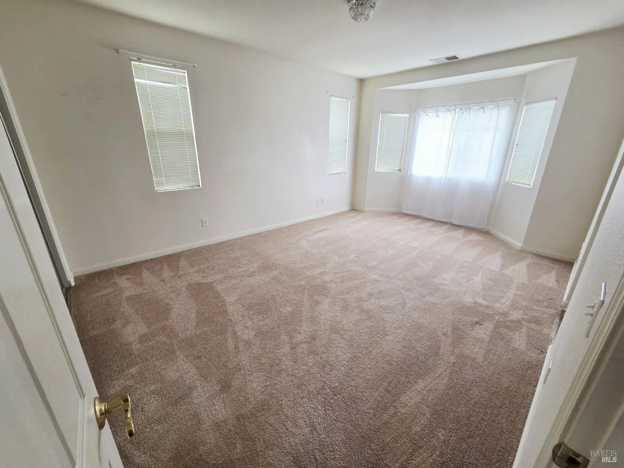 Property Slideshow image 9 of 17 | 761 pinehurst dr, Rio Vista, CA, 94571