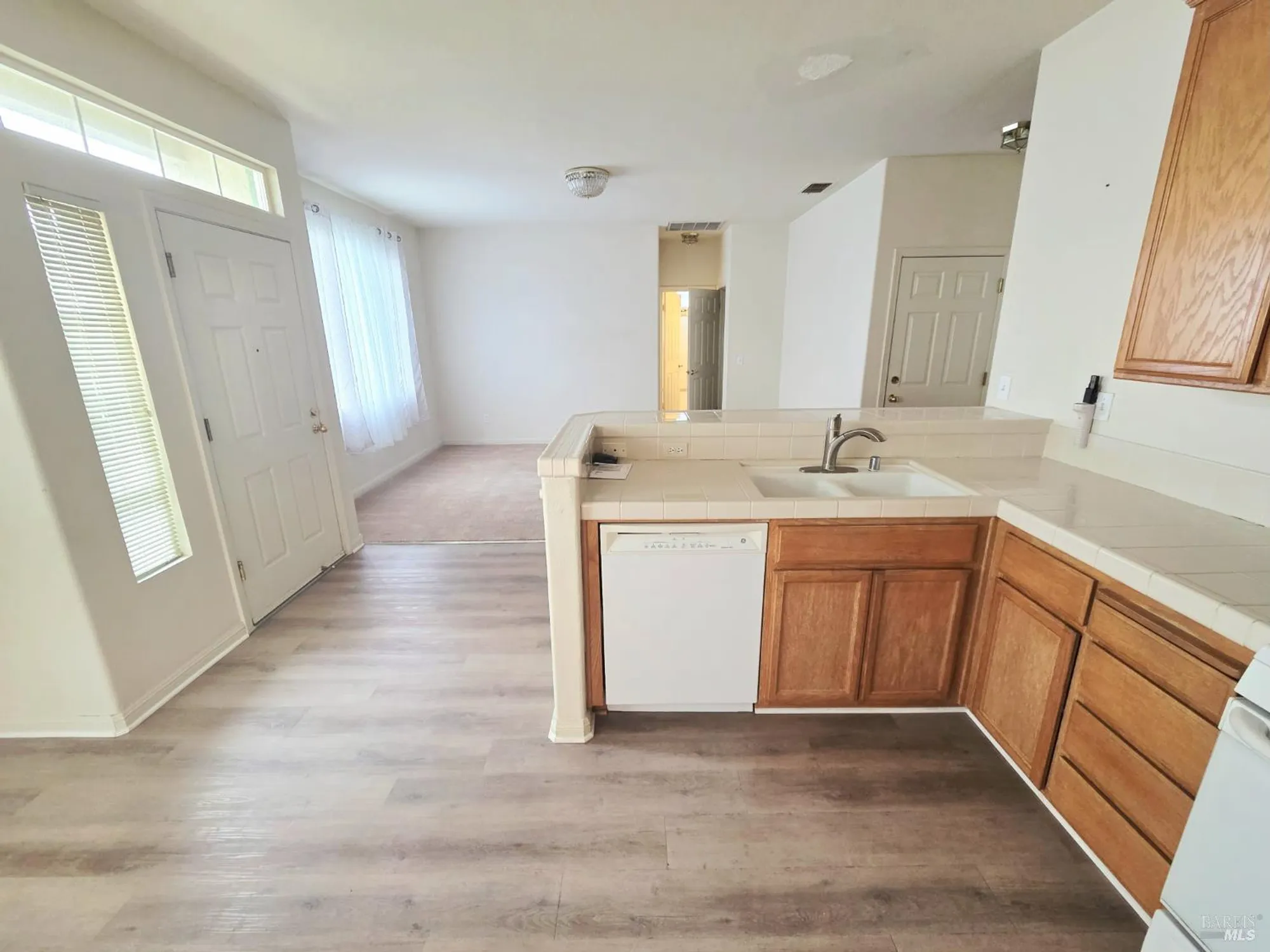 Property Slideshow image 5 of 17 | 761 pinehurst dr, Rio Vista, CA, 94571