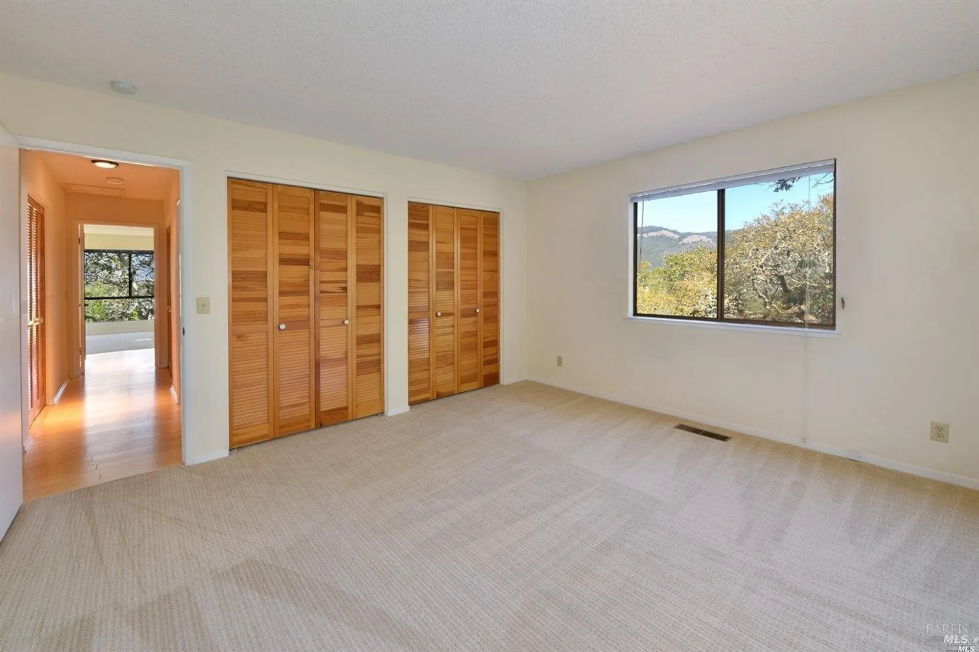 Property Slideshow image 13 of 17 | 14 oak forest ln, Santa Rosa, CA, 95409