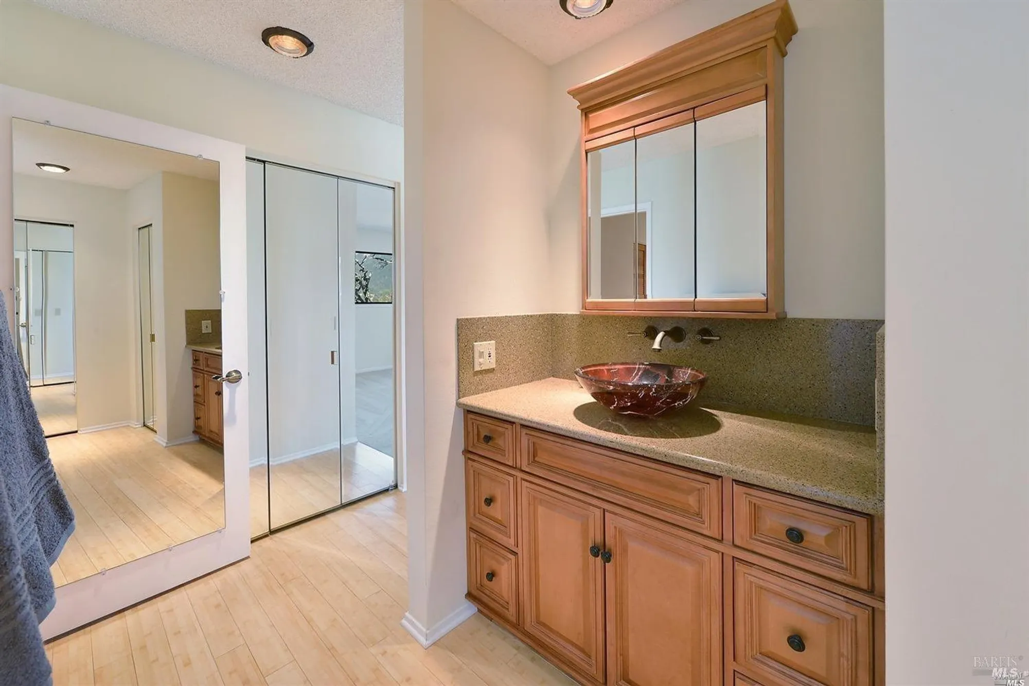 Property Slideshow image 12 of 17 | 14 oak forest ln, Santa Rosa, CA, 95409