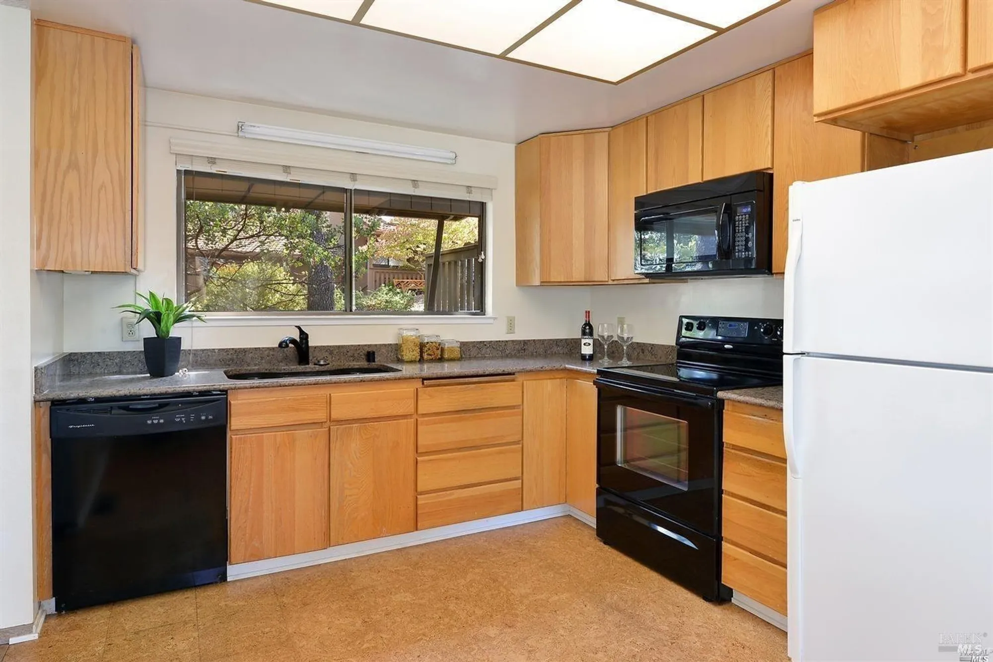 Property Slideshow image 6 of 17 | 14 oak forest ln, Santa Rosa, CA, 95409