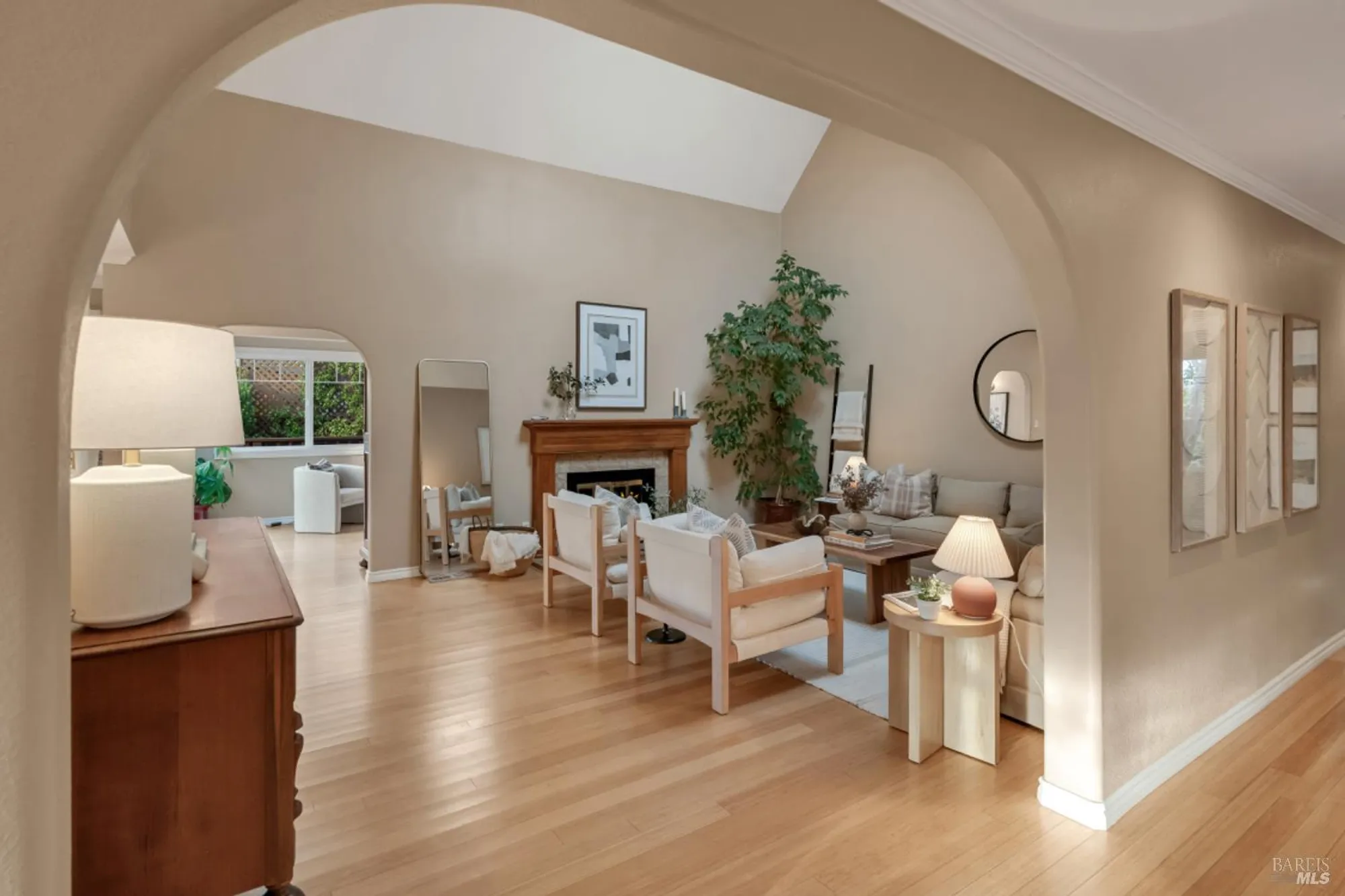 Property Slideshow image 13 of 37 | 327 buttercup ct, Sonoma, CA, 95476