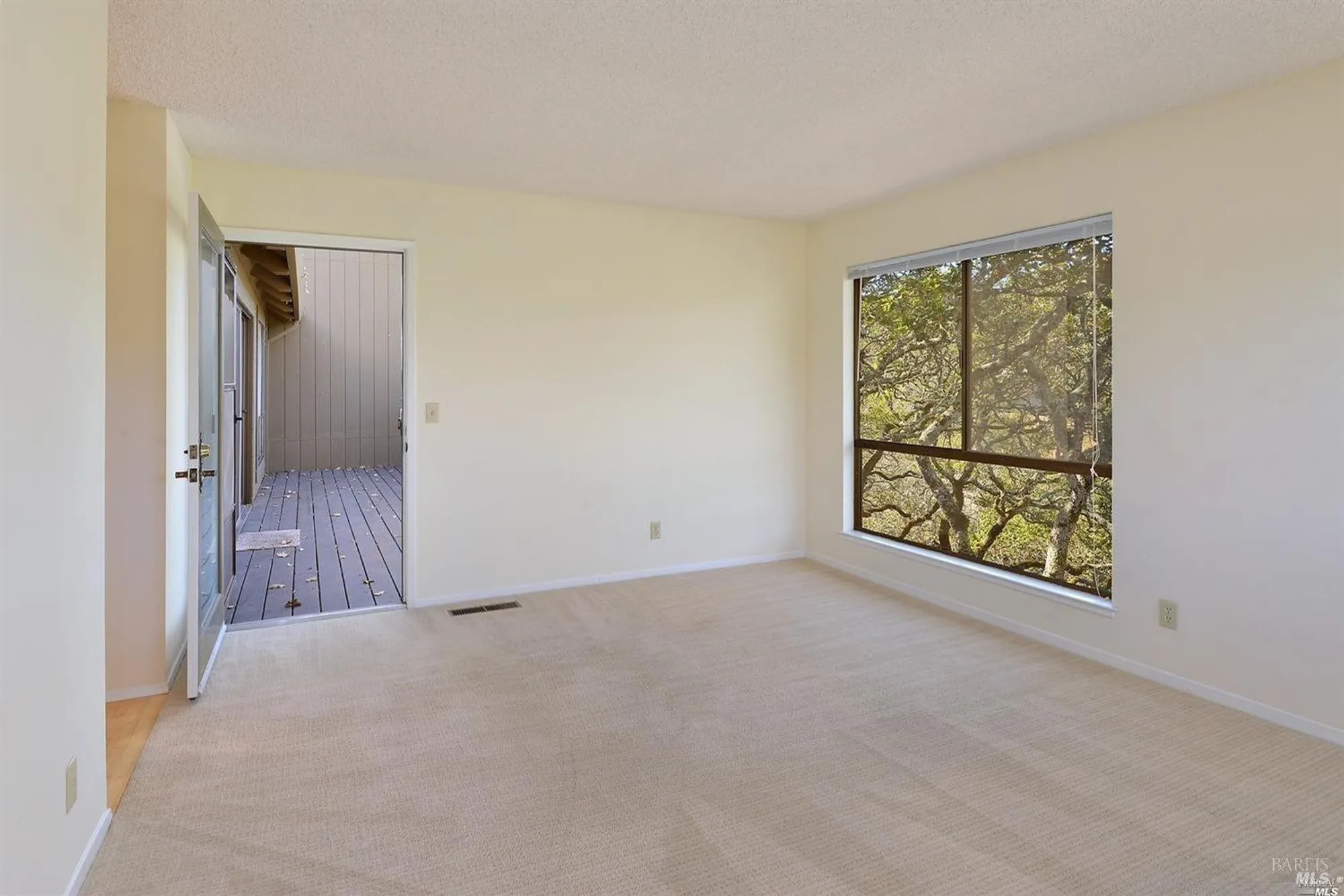 Property Slideshow image 10 of 17 | 14 oak forest ln, Santa Rosa, CA, 95409