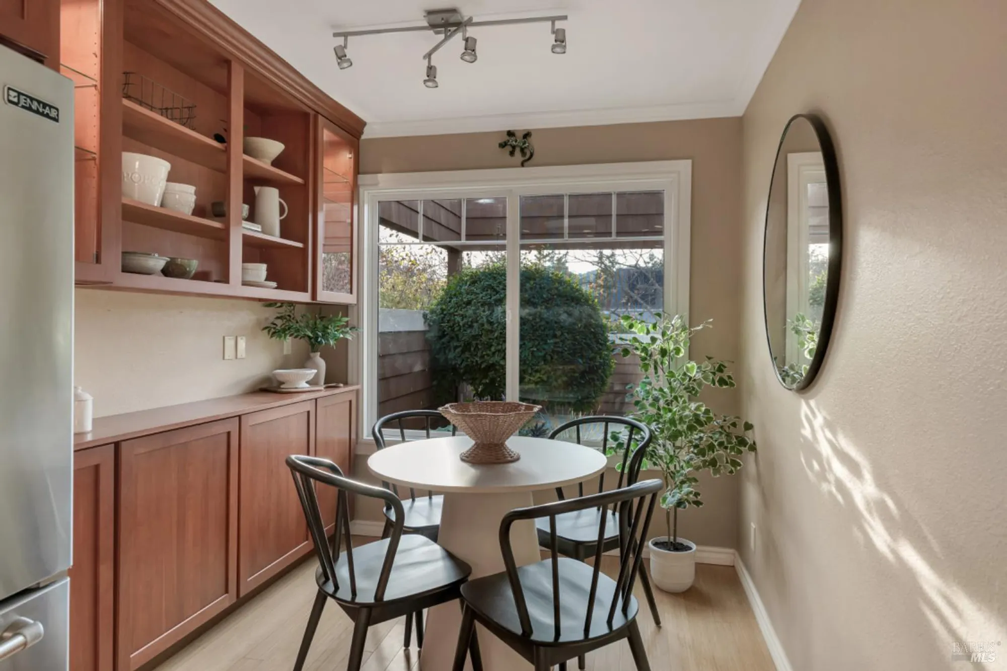 Property Slideshow image 10 of 37 | 327 buttercup ct, Sonoma, CA, 95476