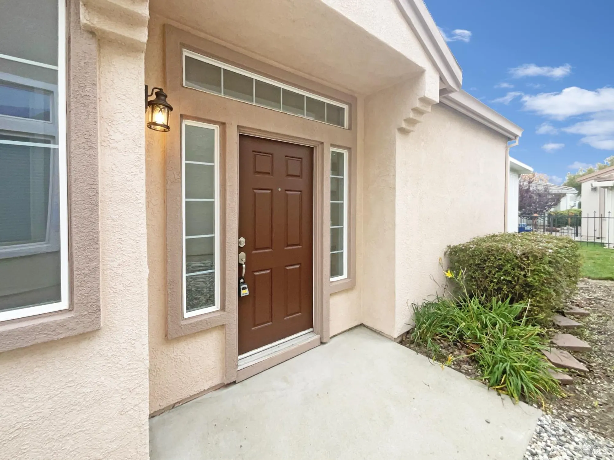 Property Slideshow image 3 of 39 | 971 bridgeport way, Rio Vista, CA, 94571