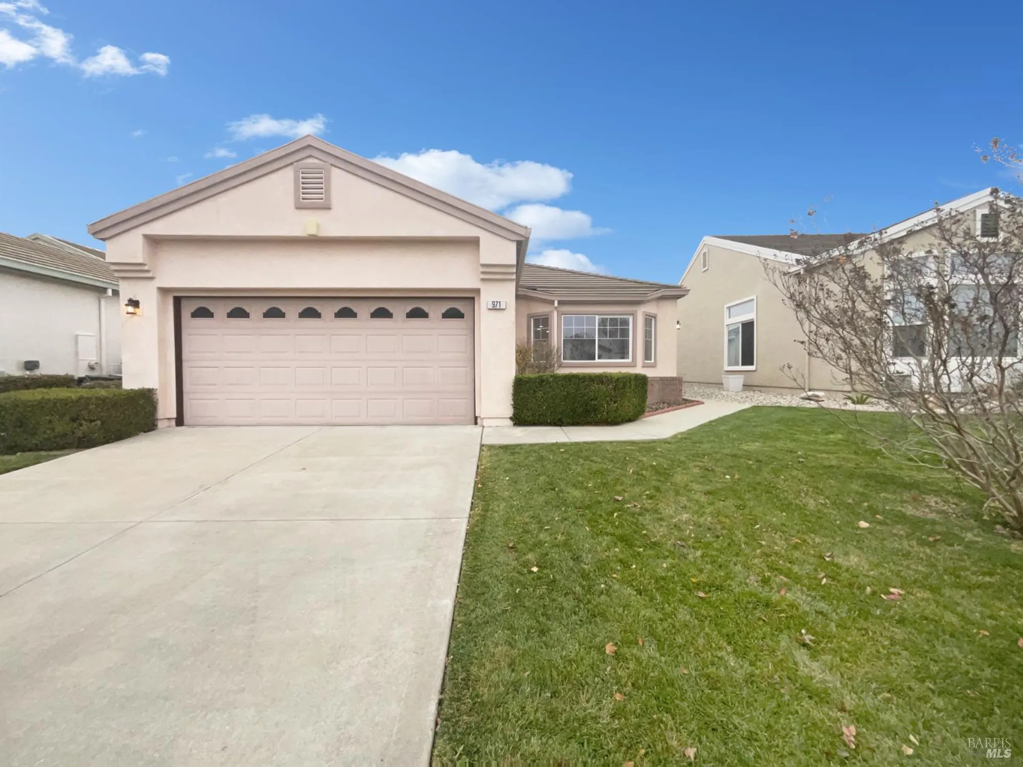 Property Slideshow image 1 of 39 | 971 bridgeport way, Rio Vista, CA, 94571