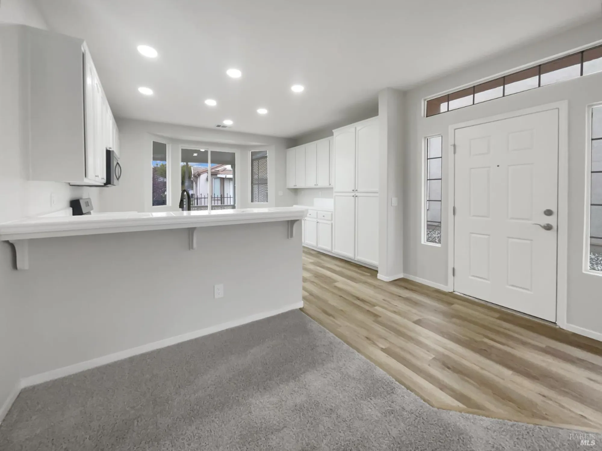 Property Slideshow image 6 of 39 | 971 bridgeport way, Rio Vista, CA, 94571