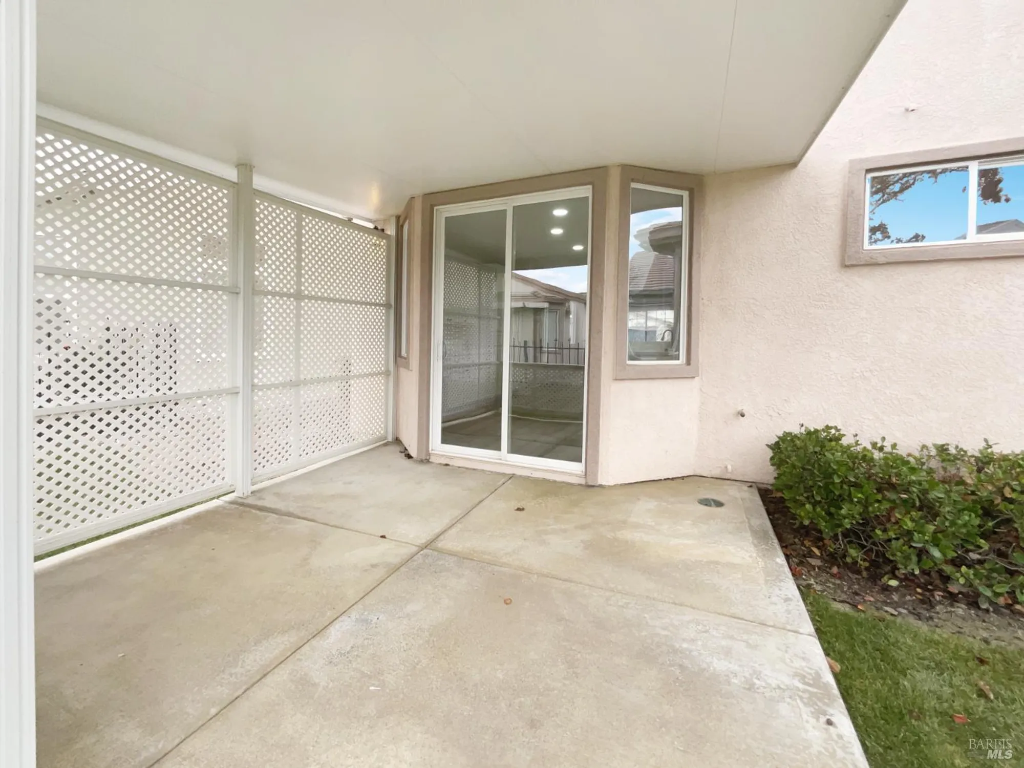 Property Slideshow image 23 of 39 | 971 bridgeport way, Rio Vista, CA, 94571