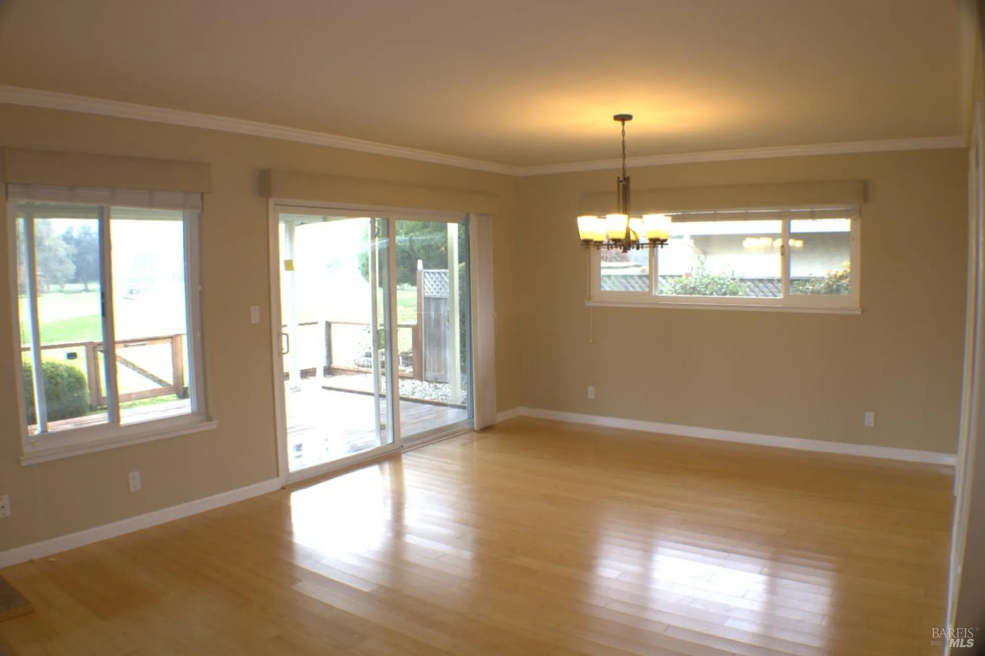 Property Slideshow image 10 of 35 | 319 belhaven cir, Santa Rosa, CA, 95409