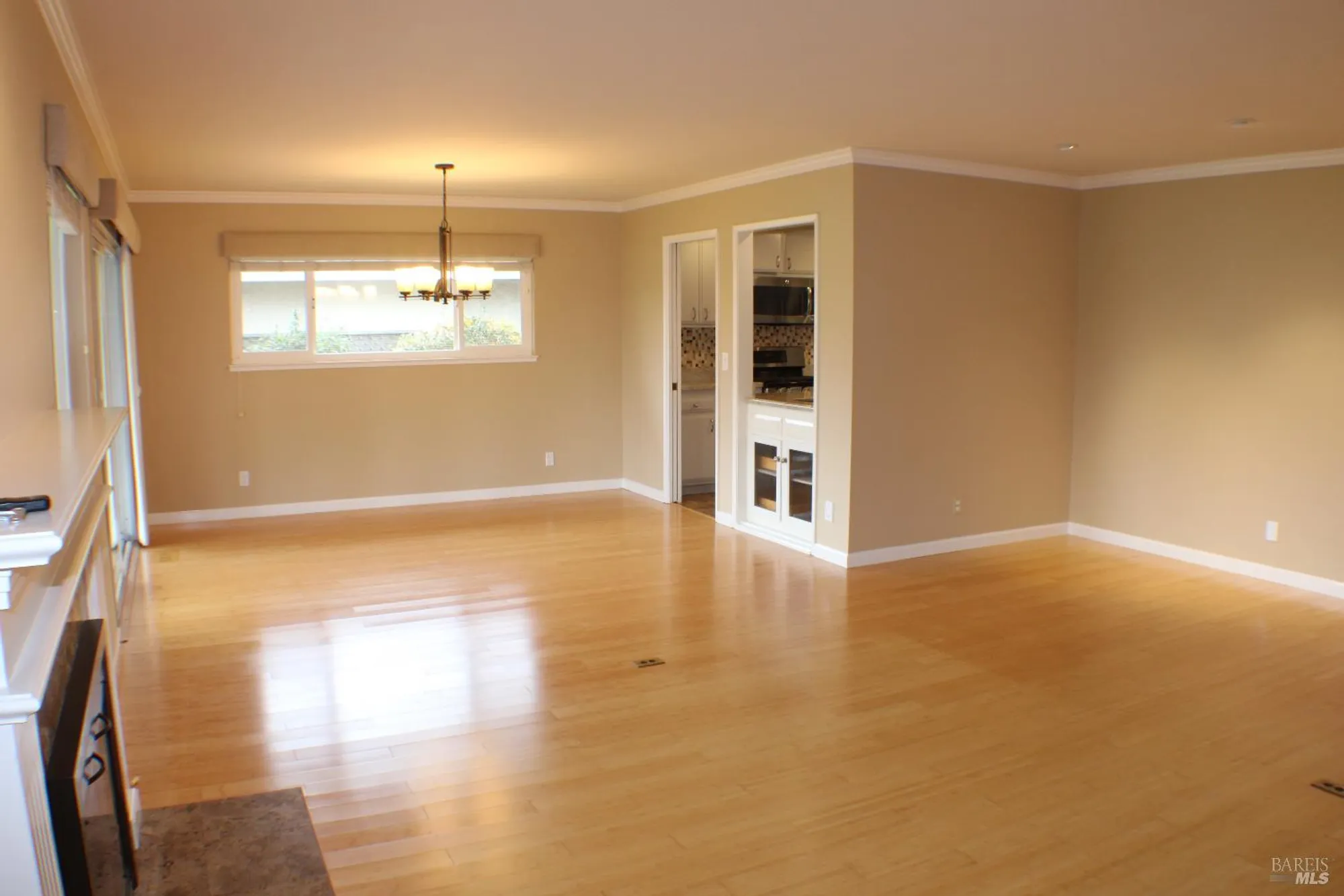 Property Slideshow image 9 of 35 | 319 belhaven cir, Santa Rosa, CA, 95409