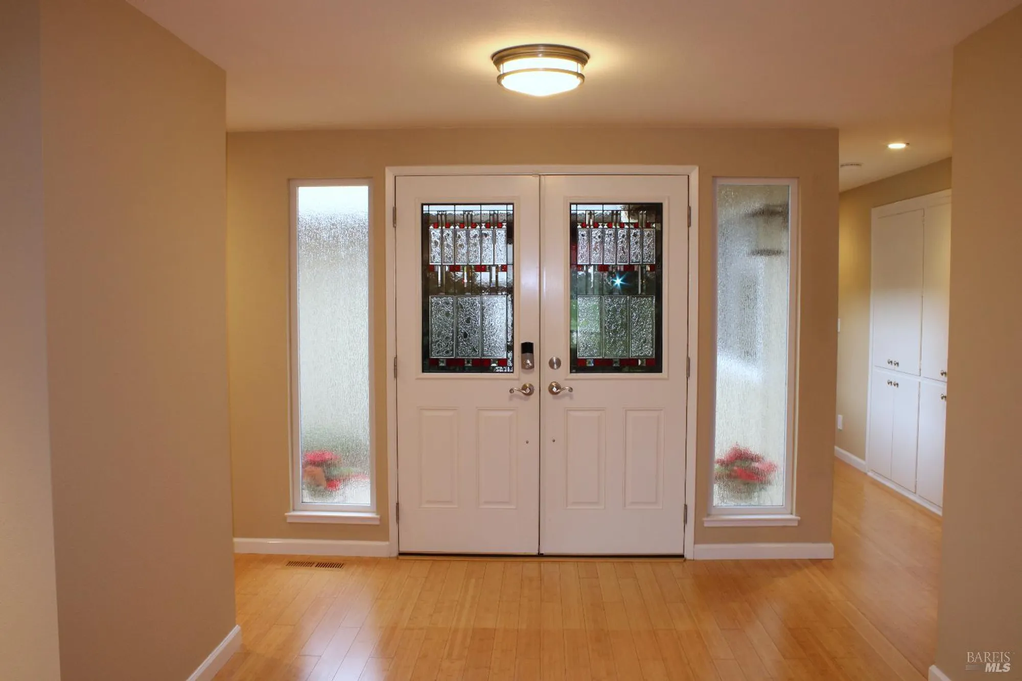 Property Slideshow image 7 of 35 | 319 belhaven cir, Santa Rosa, CA, 95409